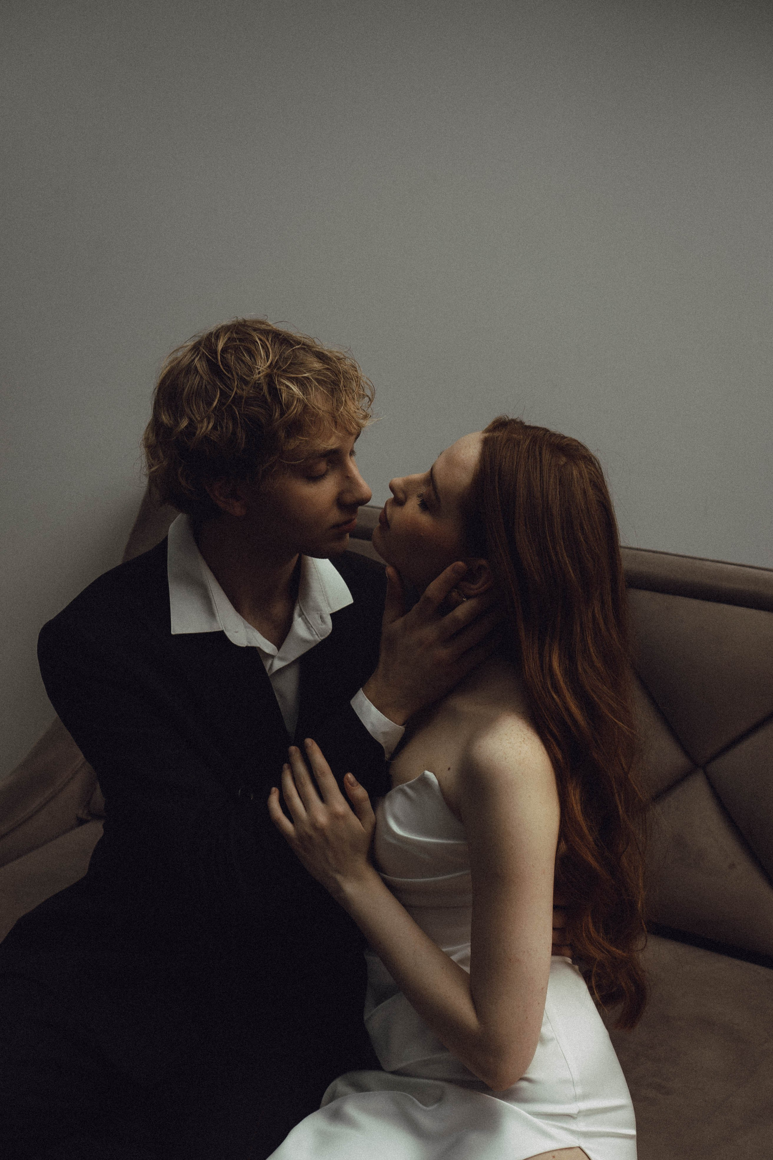 СВАДЕБНАЯ СЬЕМКА В ОТЕЛЕ. СБОРЫ ЖЕНИХА И НЕВЕСТЫ И ТАКЖЕ ТОР И ПОДГОТОВКА К ПРОГУЛКЕ. Профессиональный фотограф, Санкт-Петербург — Виктория Богомолова