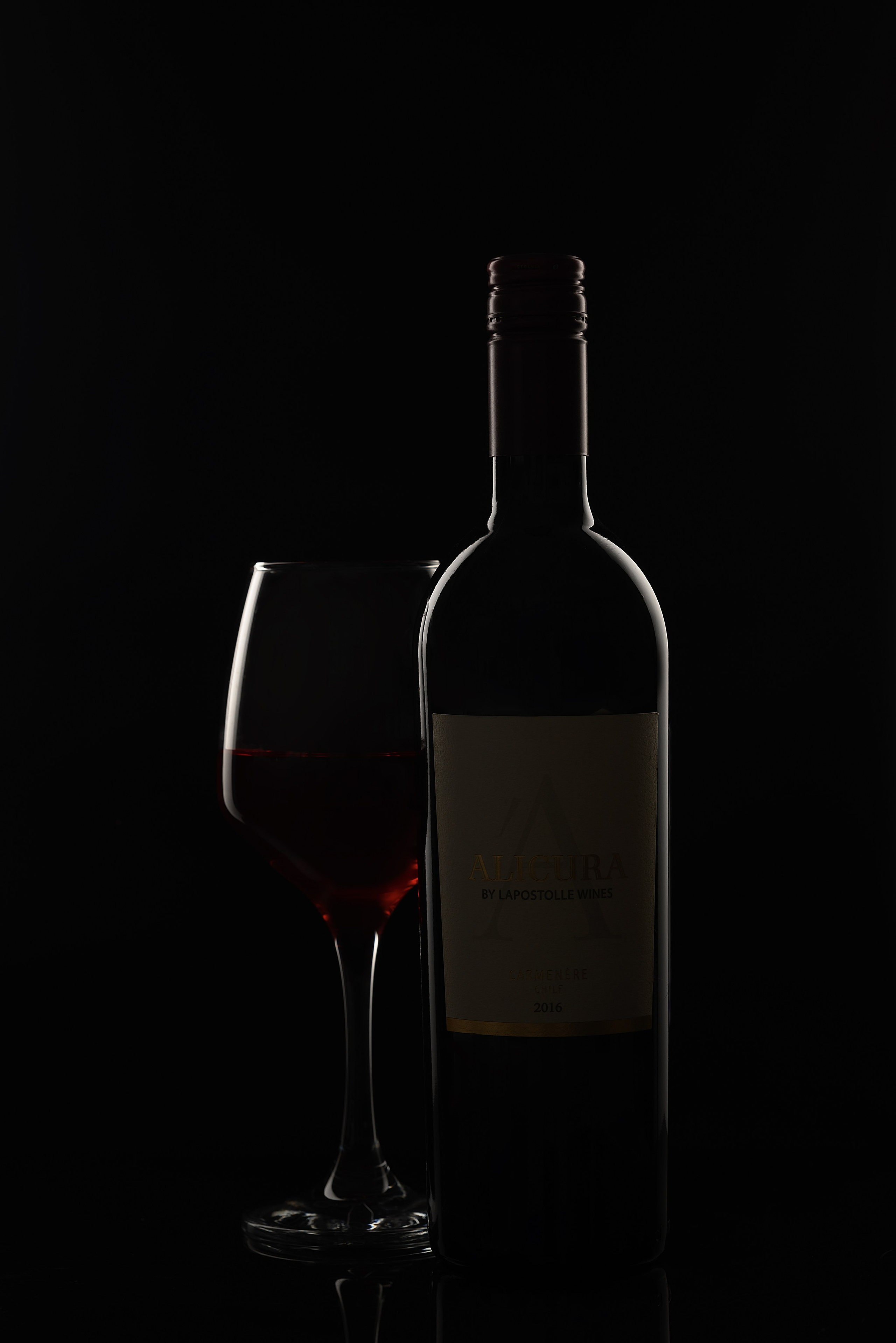 Напитки, стекло, бутылки. Предметный фотограф в Краснодаре Вера Капитанова. Предметная съёмка