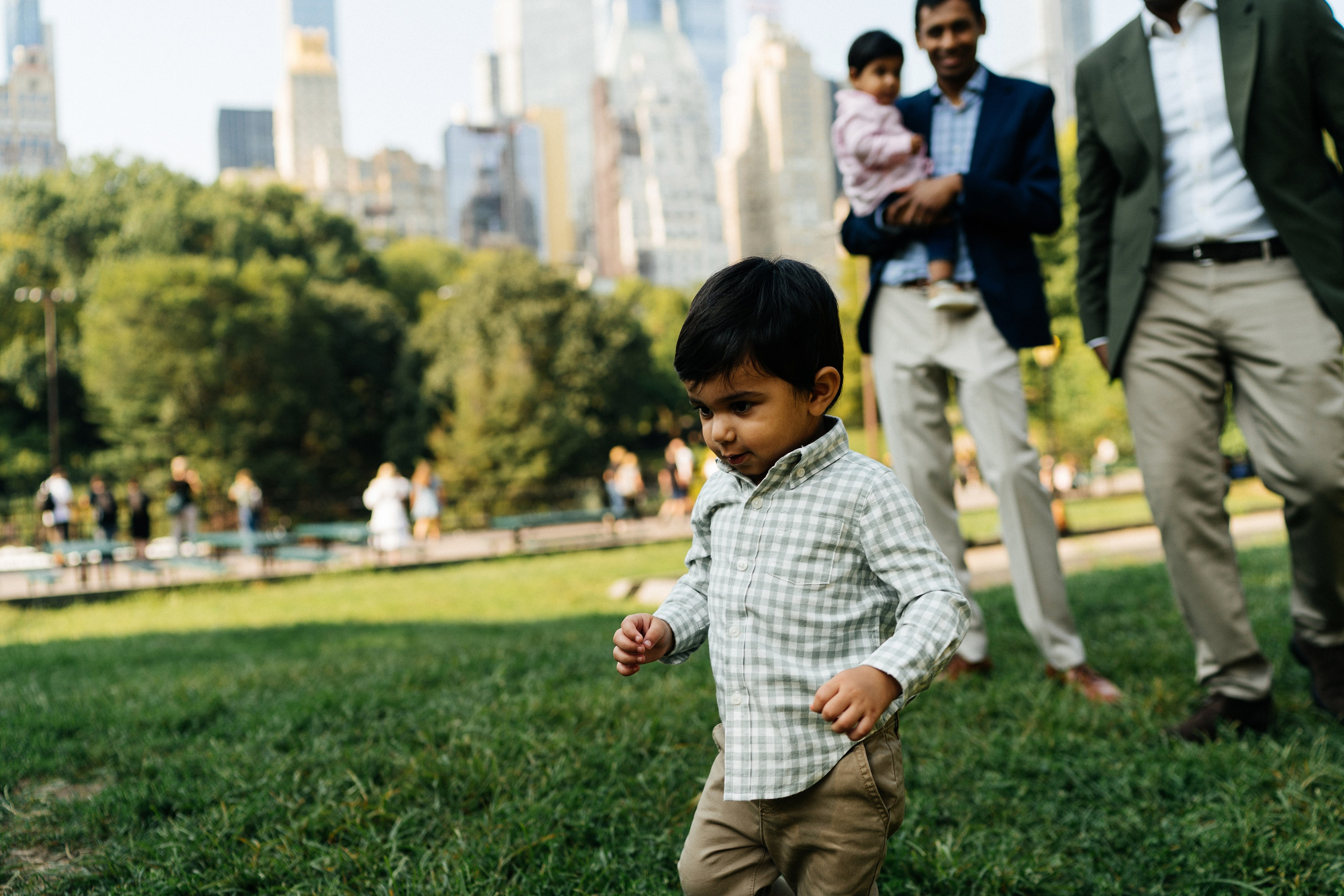 Family in New York City photo shoot. New York photographer RINAT SHAHMETOV in New York city