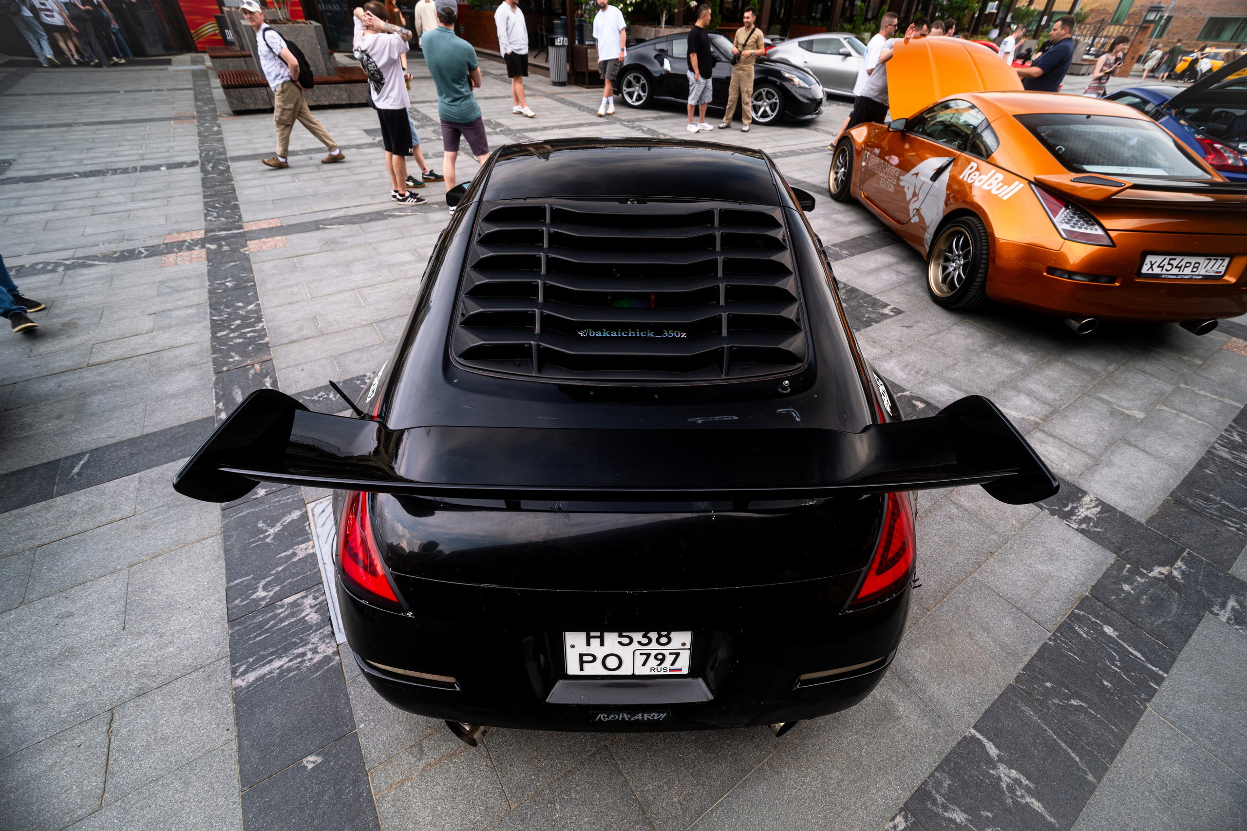 Автовыставка Nissan Z. Malenkyia