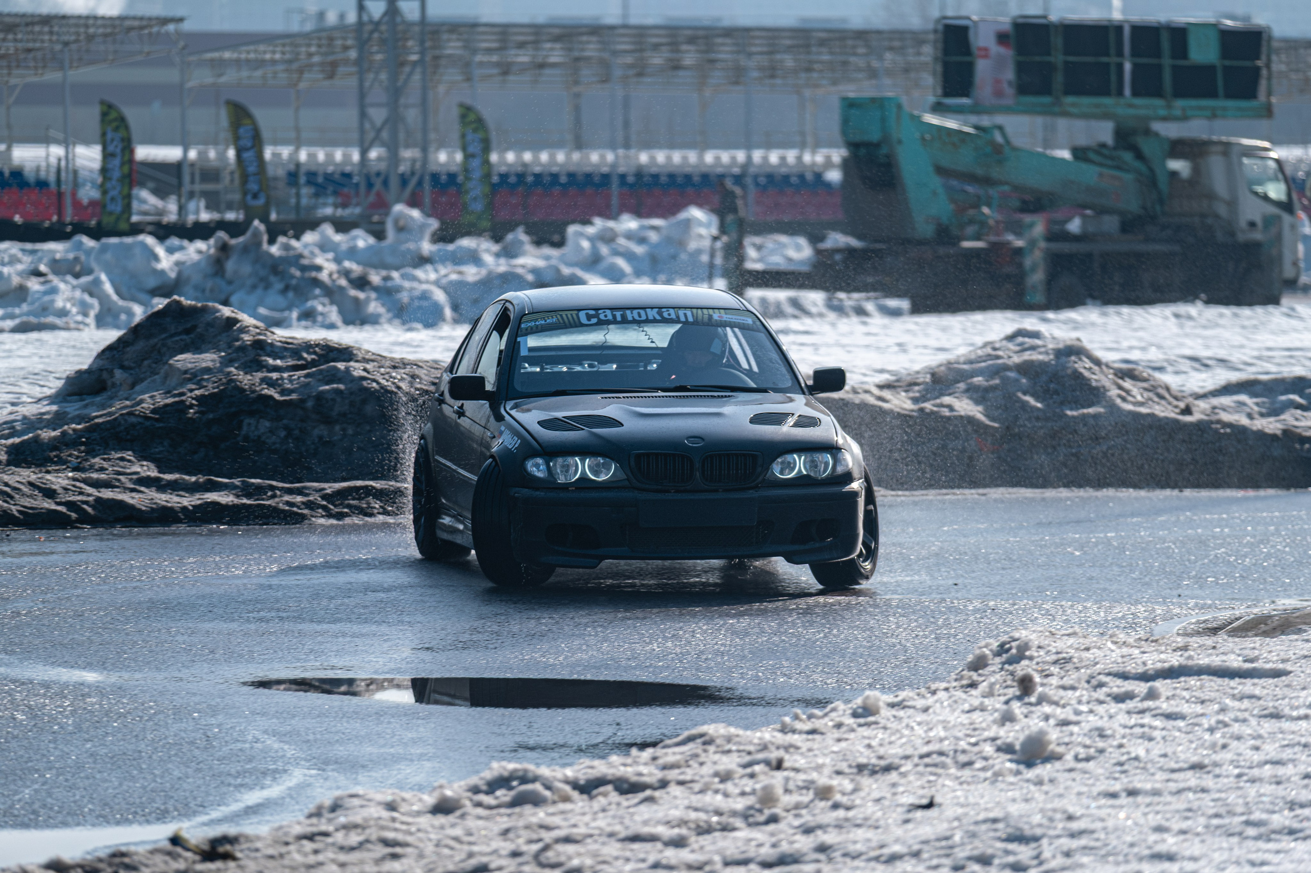 Спортивная автомобильная съемка. Malenkyia