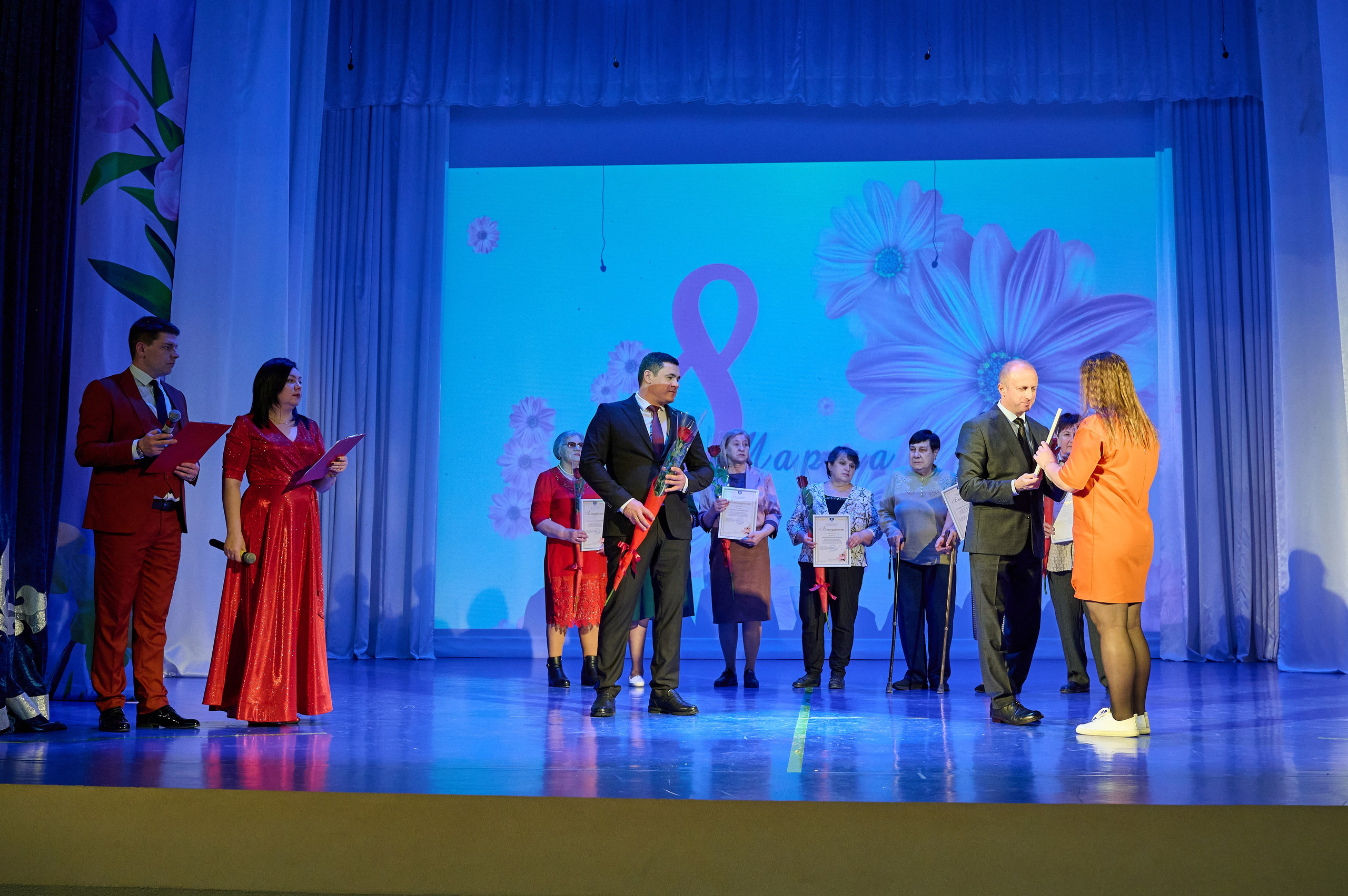 8 марта в Марьиной роще. Жизнь курорта Кабардинка в фотографиях