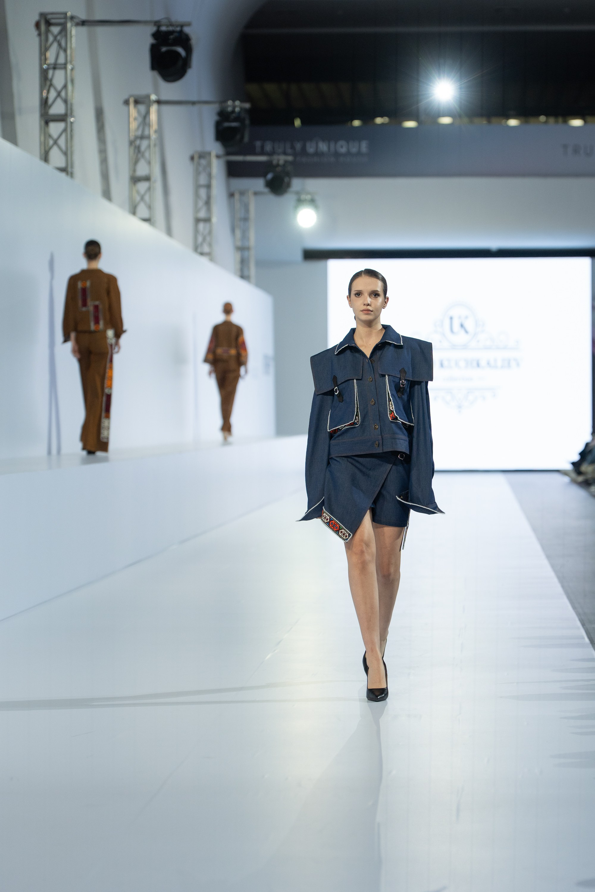 Umed Kuchkaliev. Сайт Алматинского НЮ АРТ, будуар и фэшн фотографа Дениса Карпенко