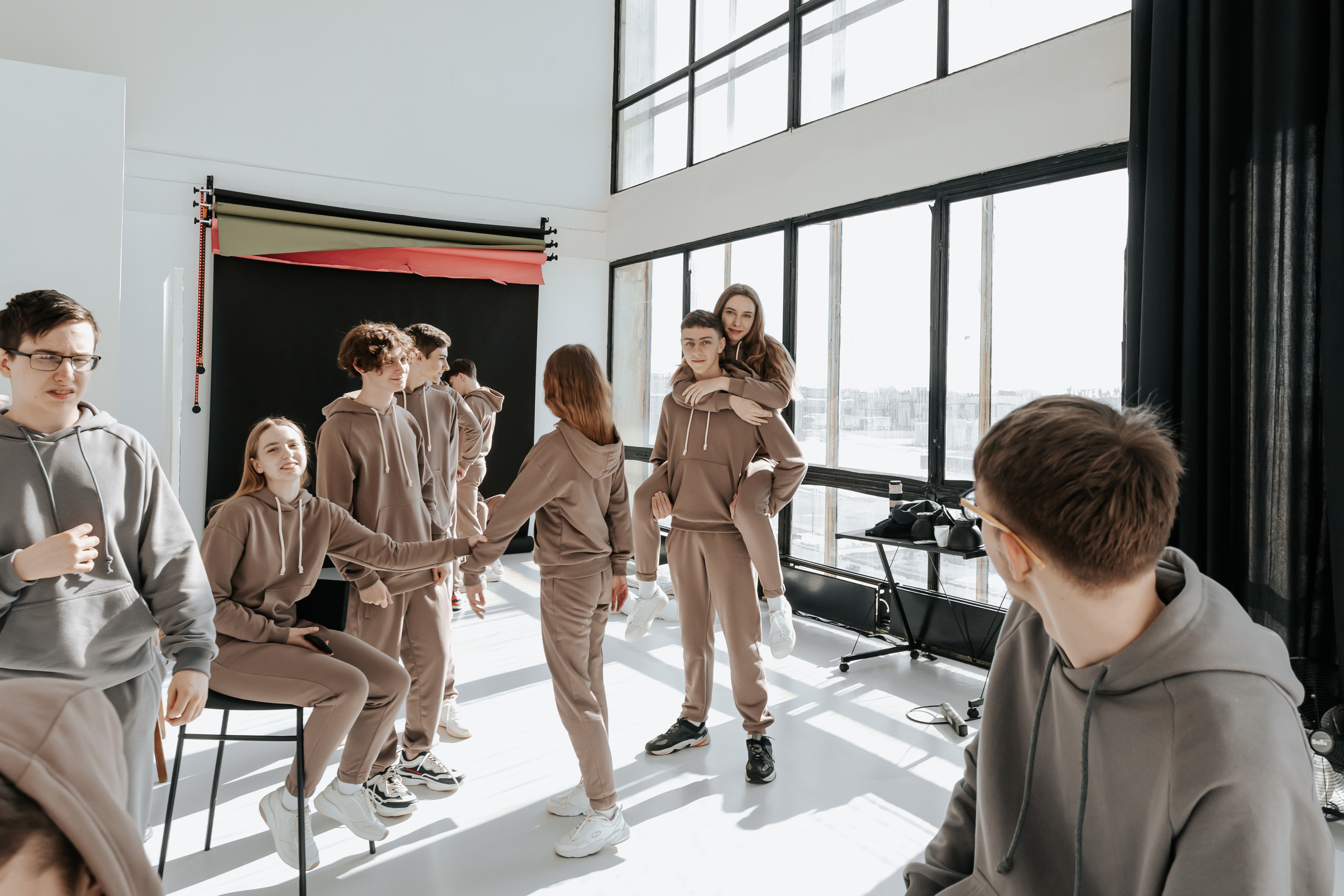 Фотосессия выпускного класса в студии. Свадебный фотограф в Витебске Дмитрий Кувшинов