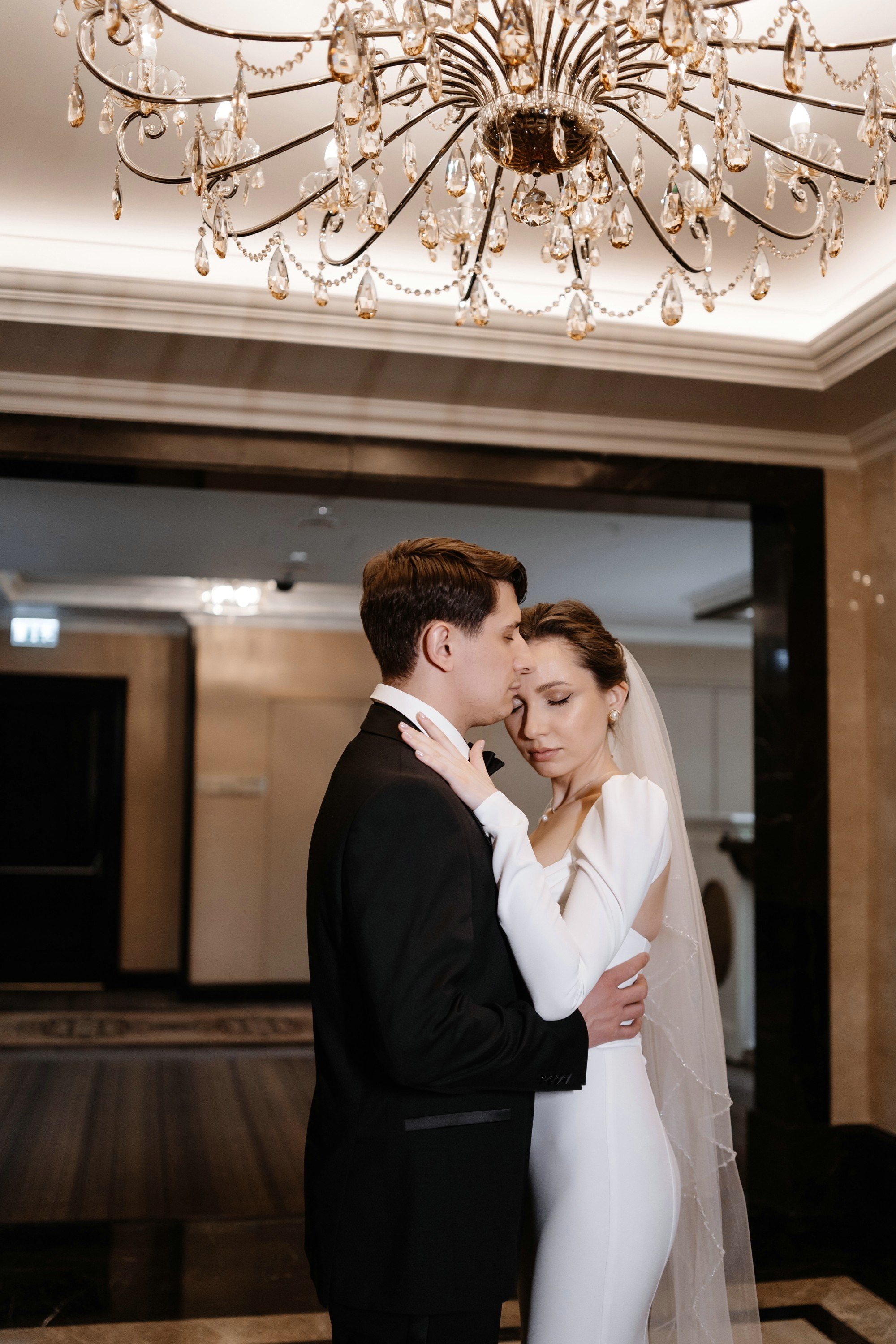 Фотосессия свадьбы в Lotte Plaza. Свадебный и семейный фотограф в Москве Светлана Зоткина