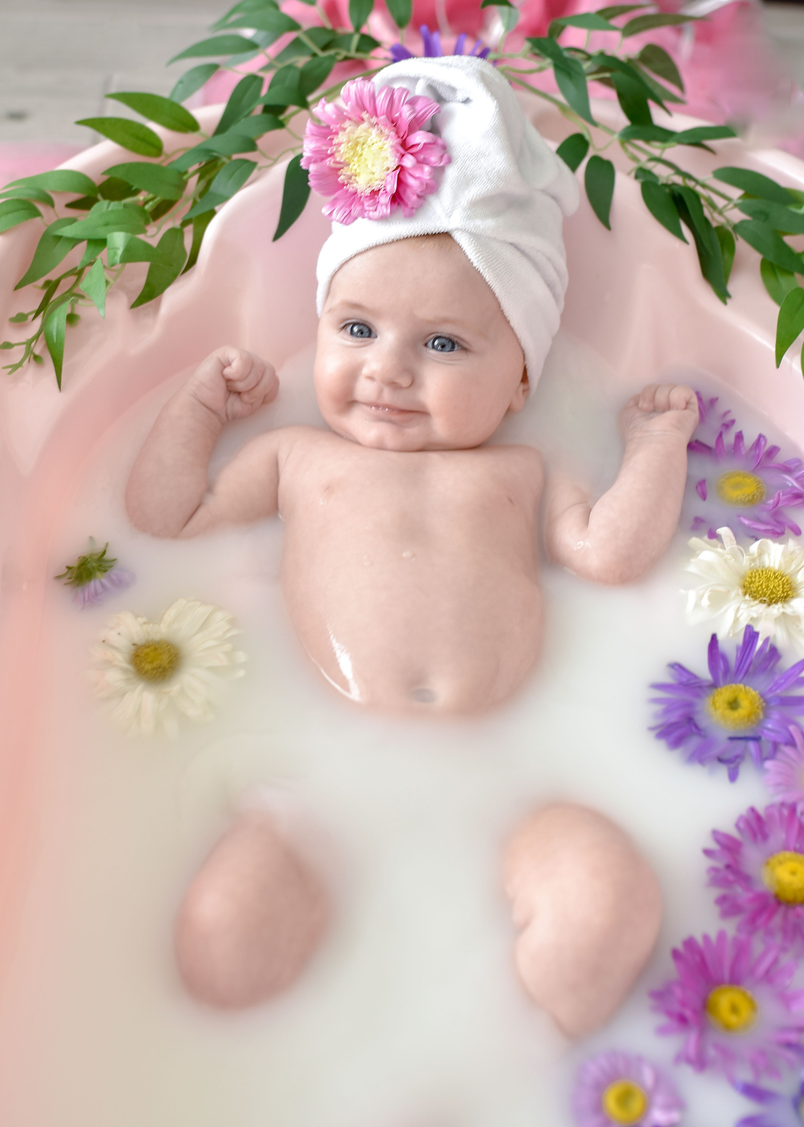 МОЛОЧНЫЕ ВАННЫ. Фотограф в Ялте Инна Найден. Детский и семейный фотограф