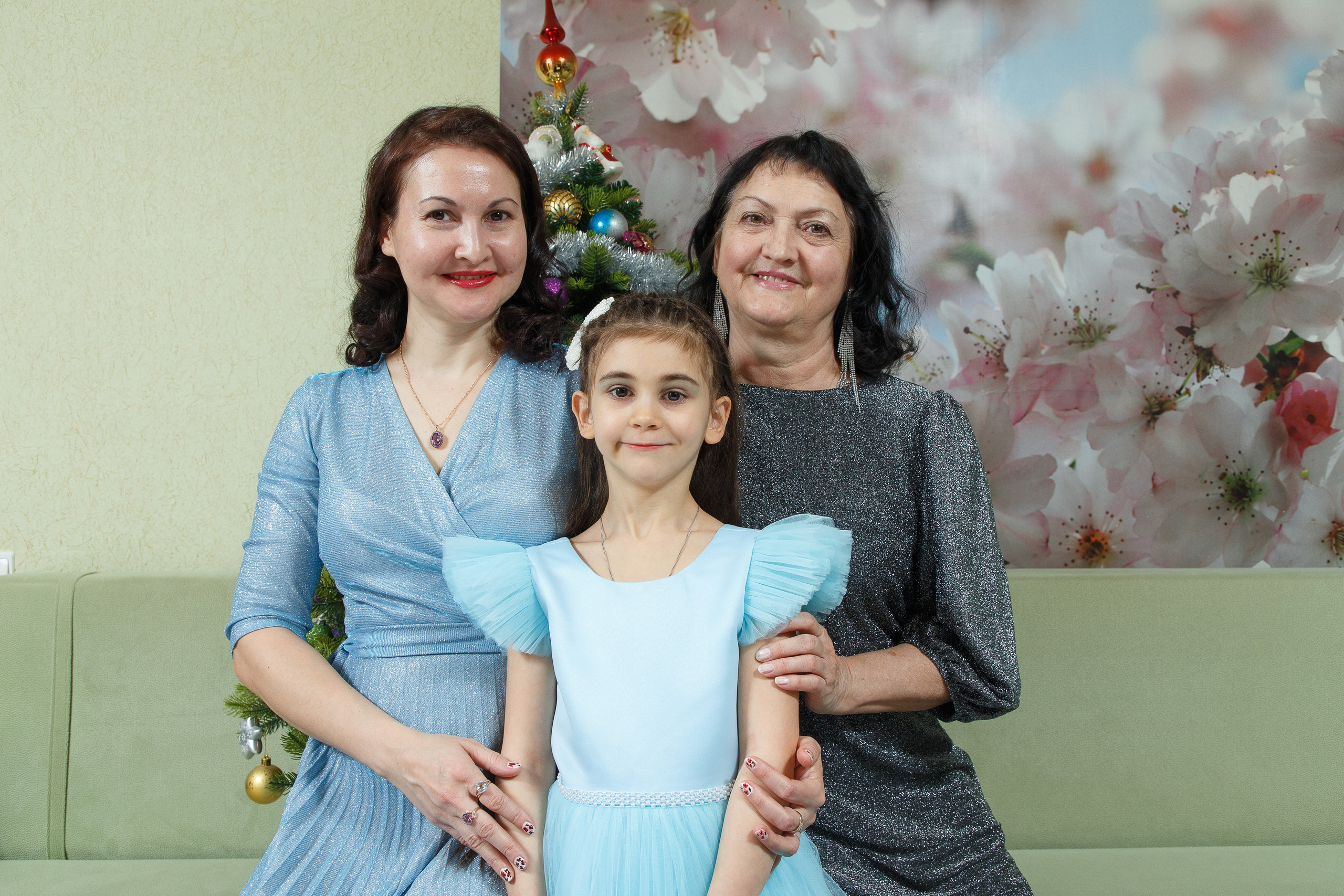 Юля Сергей Настя Олег и Серёжка ч.2. Школьные выпускные альбомы в Москве Марина Николаева