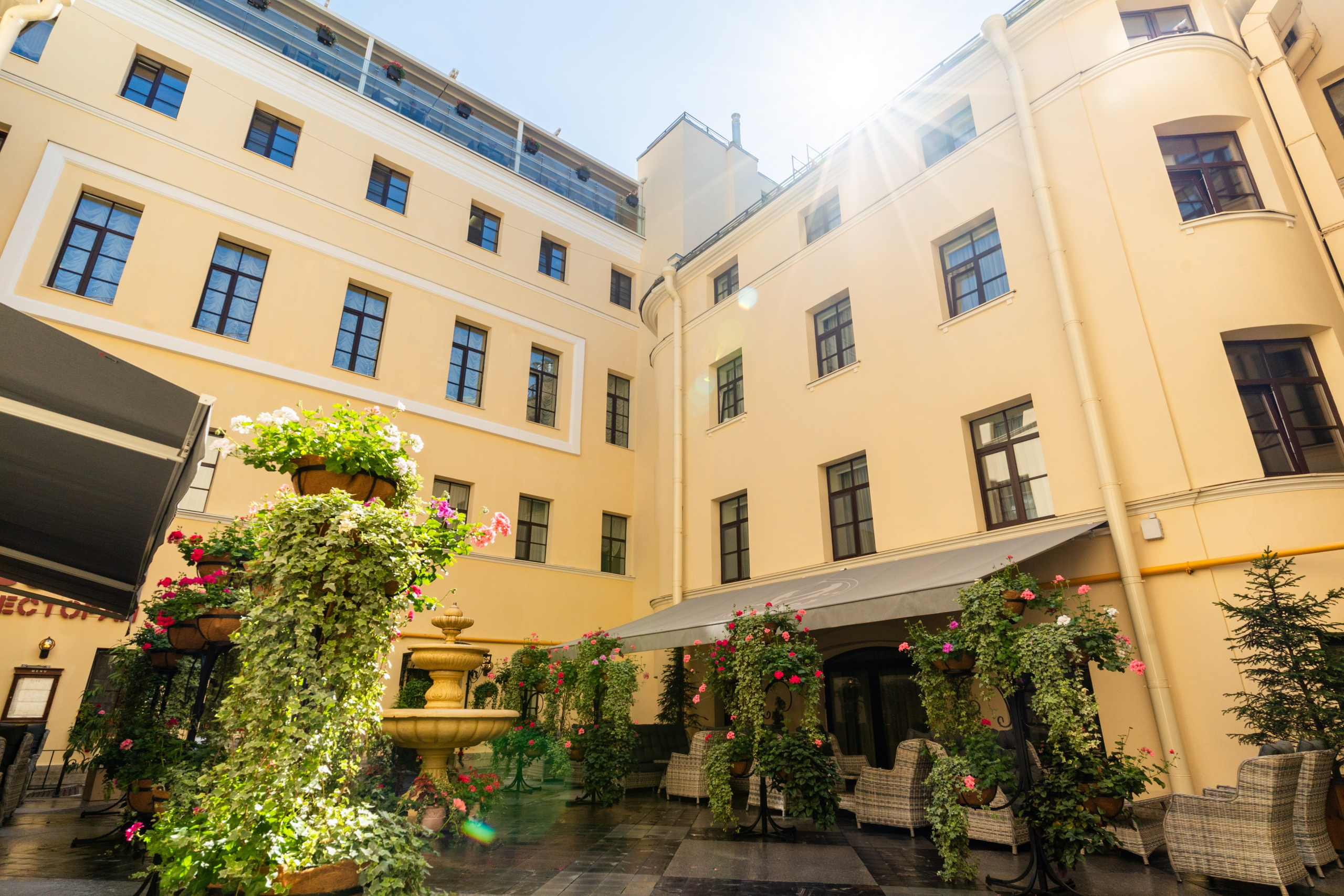 Интерьерная съёмка отеля «Мария» в Санкт-Петербурге