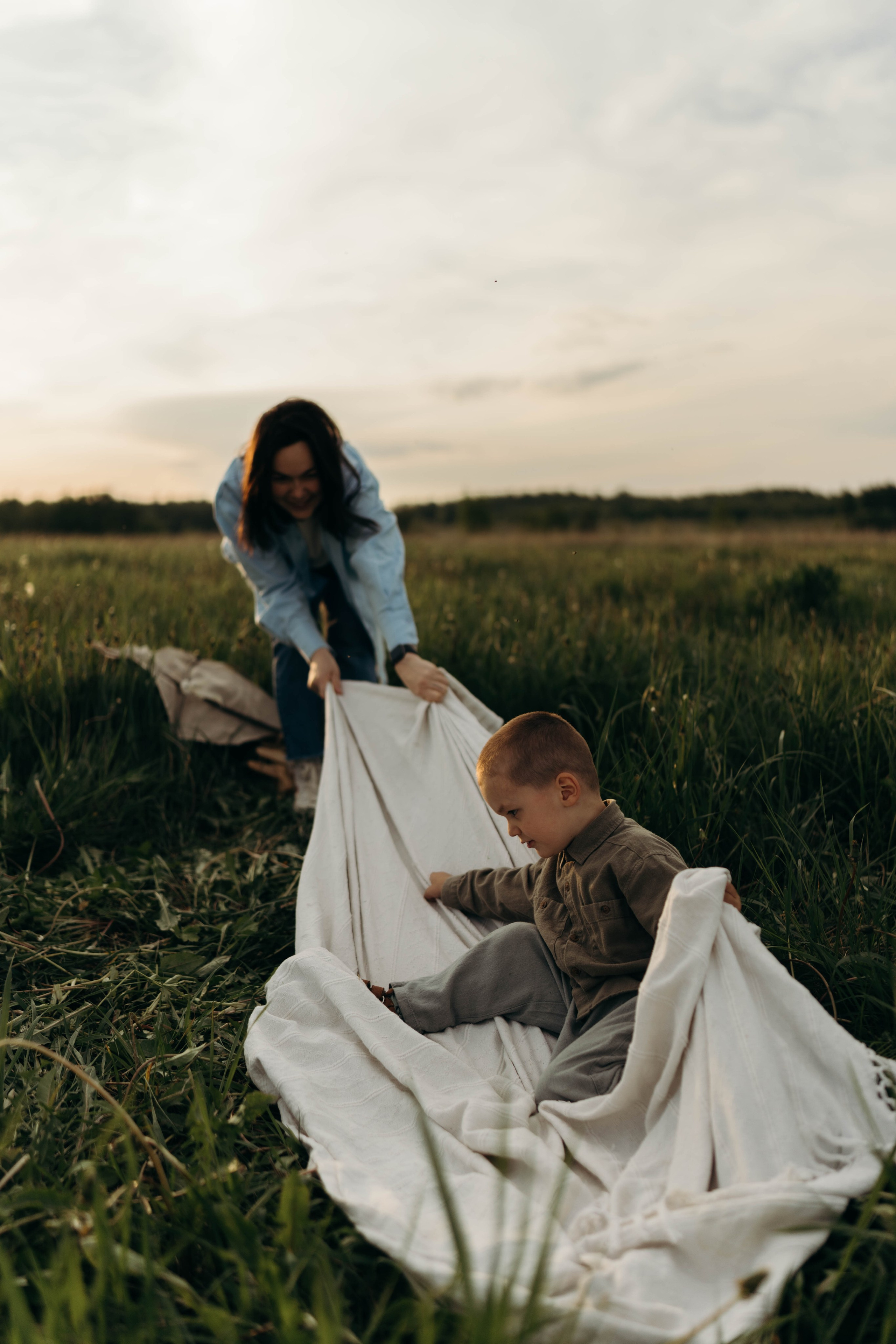 Семейная фотосессия на закате. Семейный и портретный фотограф во Владимире и Суздале