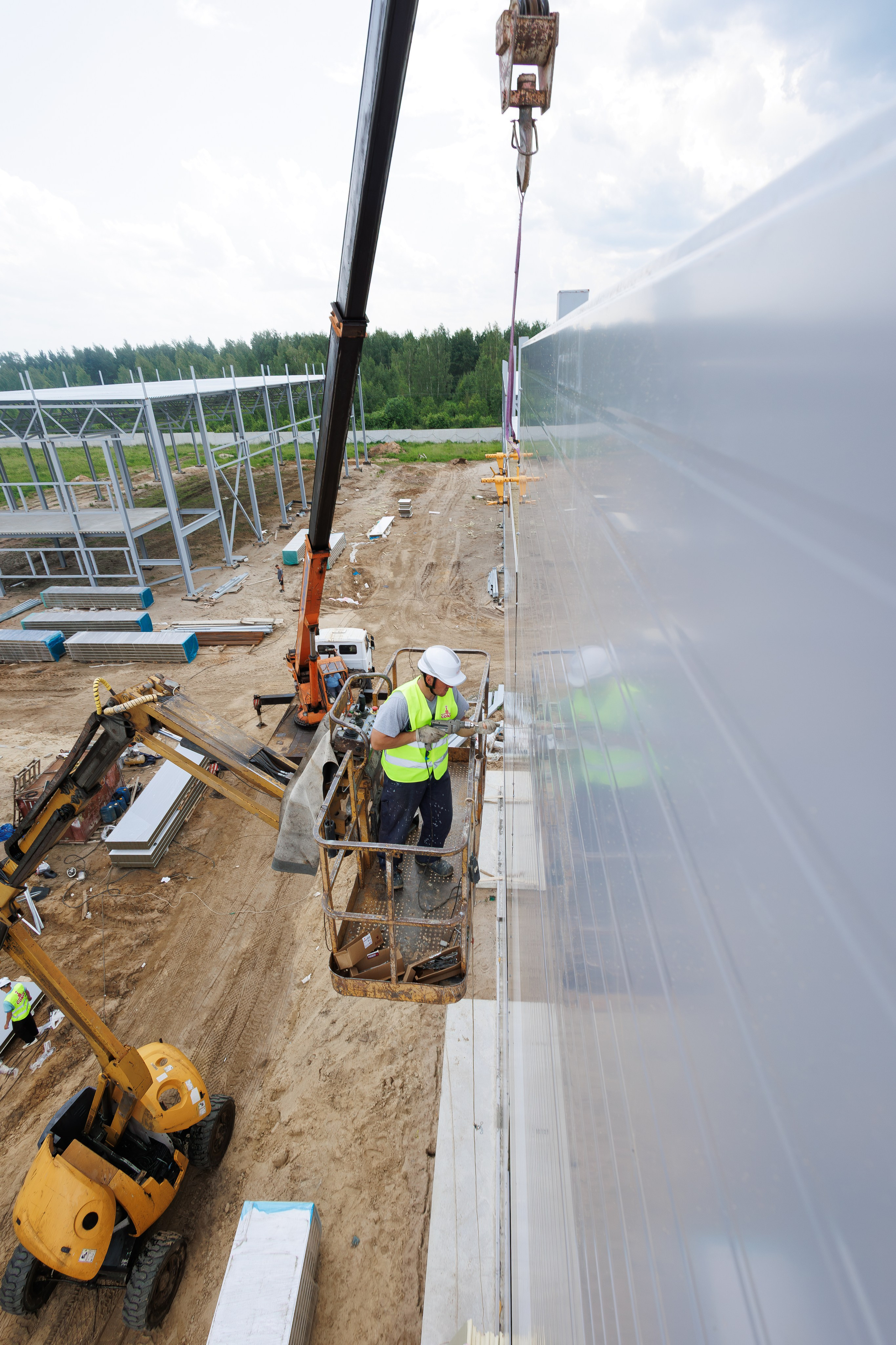 Склады под аренду. Фотосъёмка для бизнеса — предметное фото, репортаж с мероприятий, портреты людей, съёмка интерьера и экстерьера