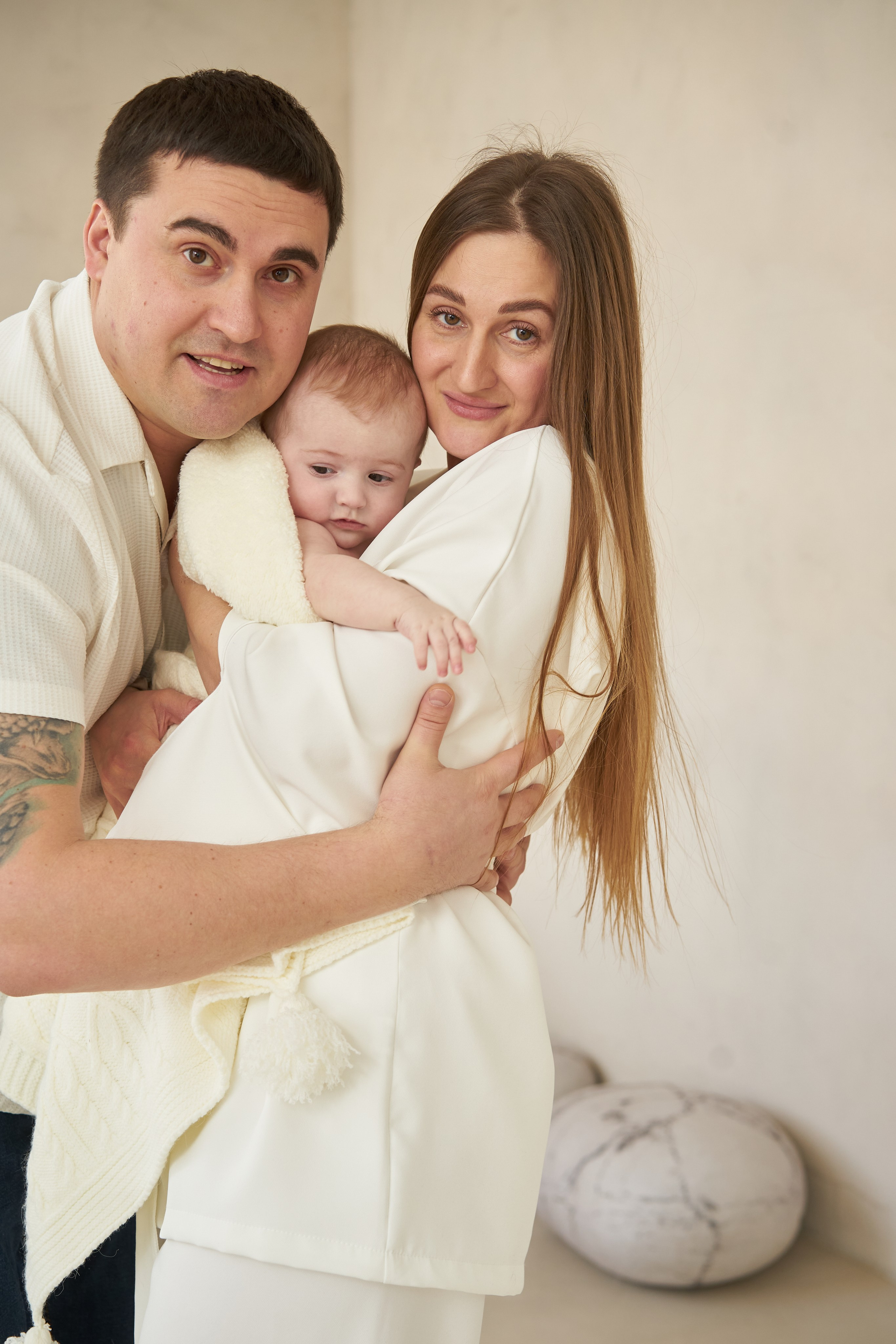 Семейная фотосессия в студии. Фотограф Екатеринбург Кокшарова Александра