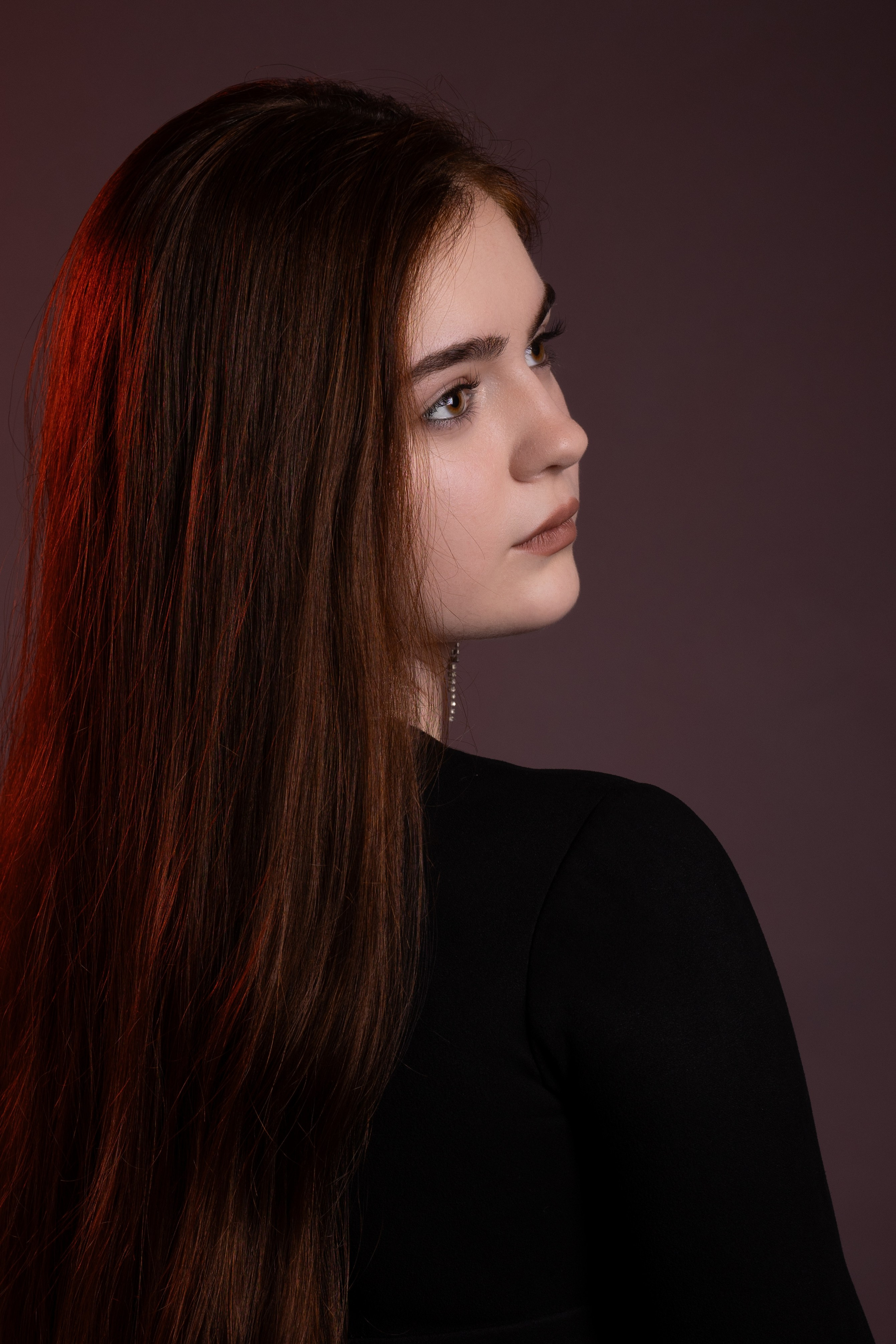 Творческая работа фотографа с моделью Ариной в  студийных условиях.