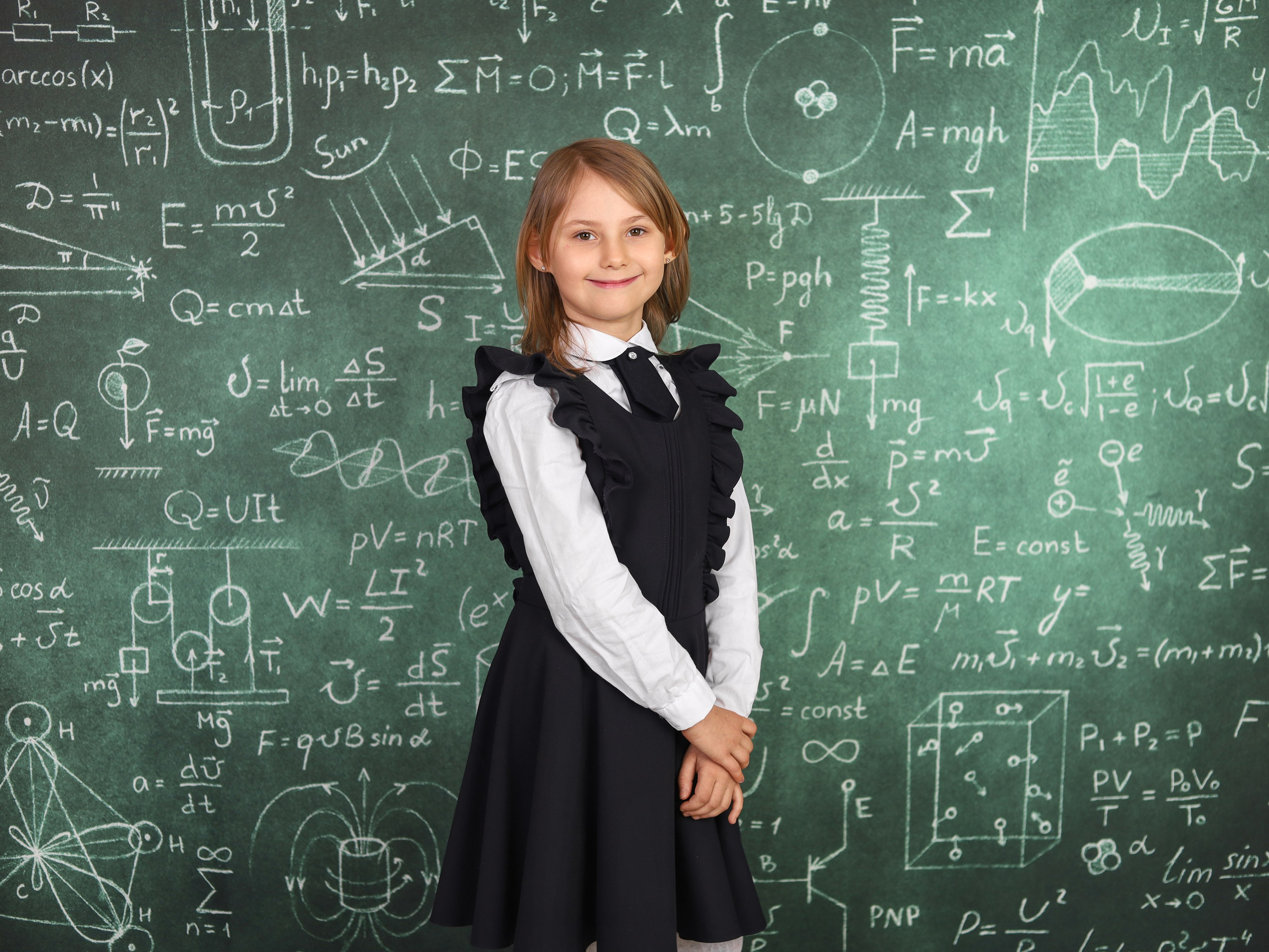 Выпускная книга "Ветер". Выпускные альбомы в Тюмени для школ, садов, вузов спортивных секций