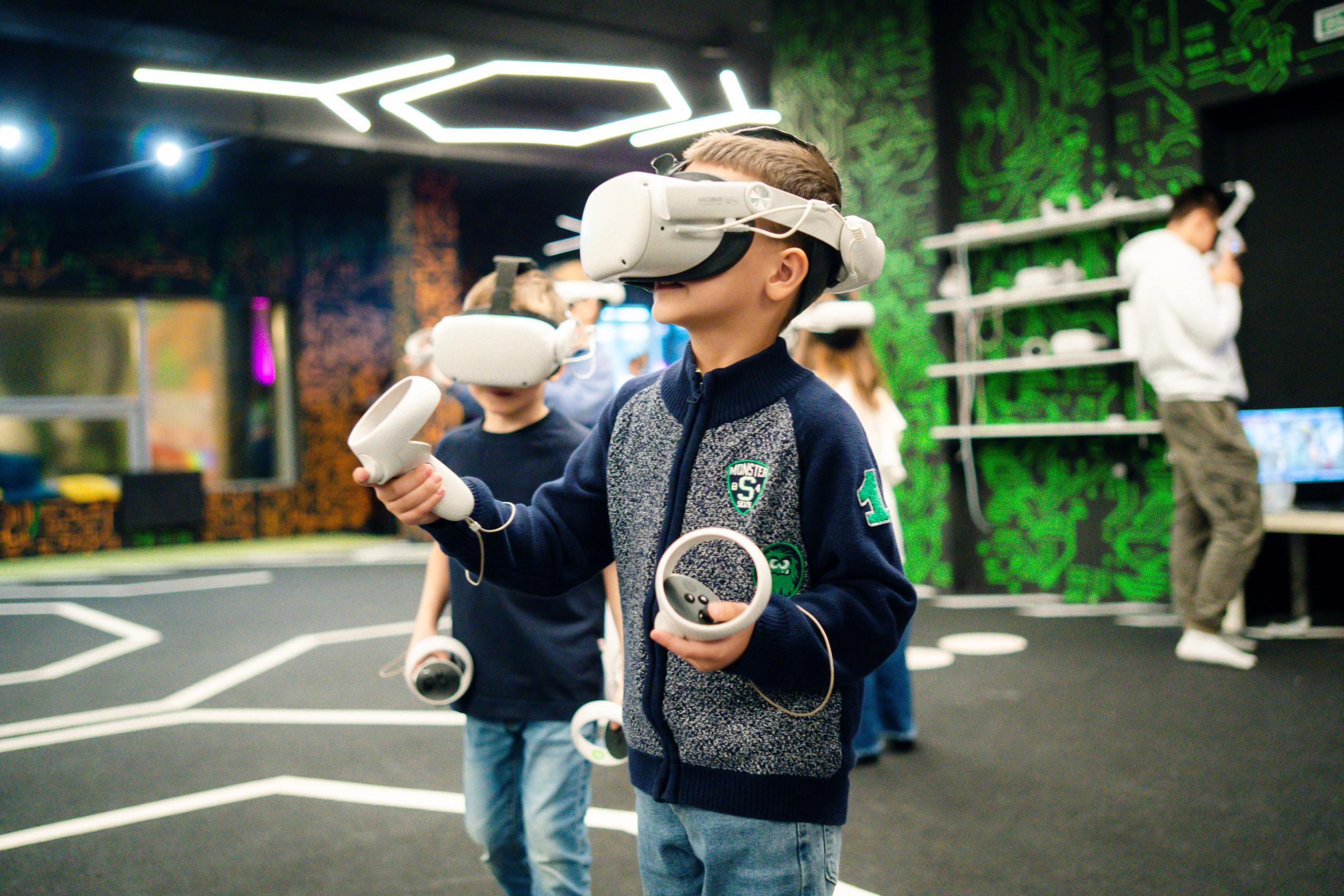 VR (November-December 2024). Felixtones