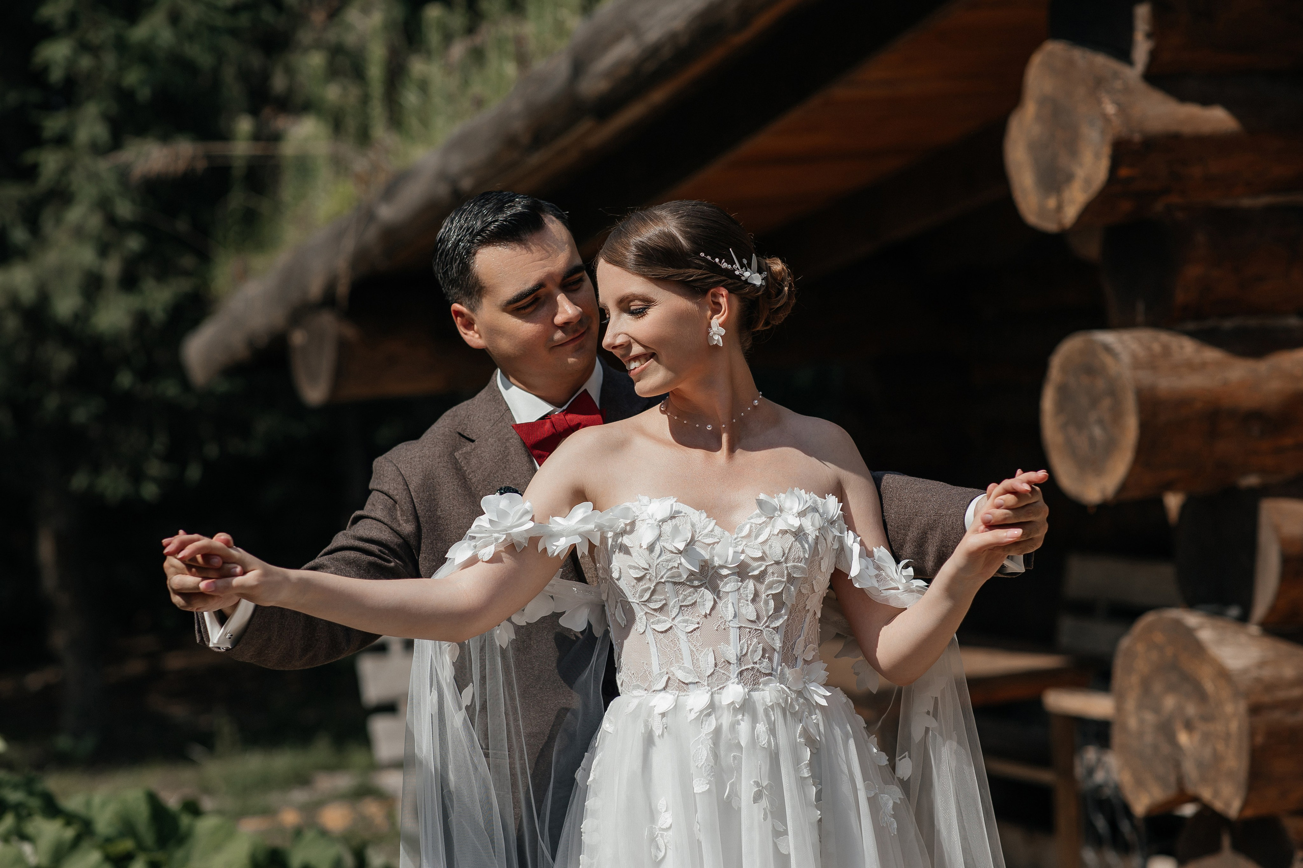 Свадебная фотосессия в мини-отеле Таежный в Москве