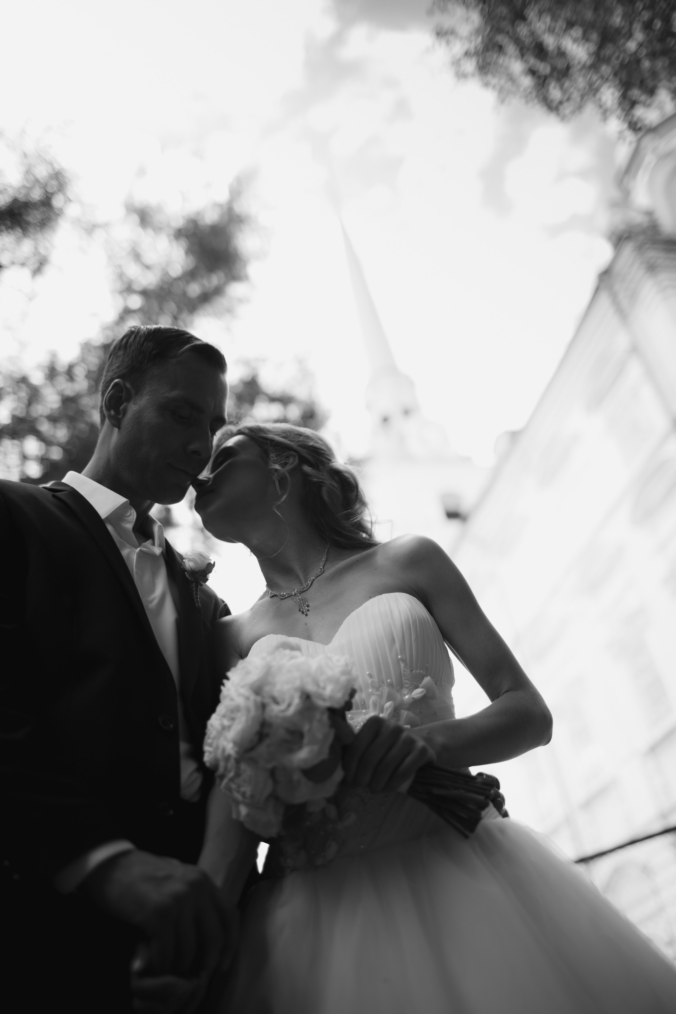 Свадебная прогулка в Ярославле. Свадебный и репортажный фотограф в Ярославле и Санкт-Петербурге Роман Микрюков