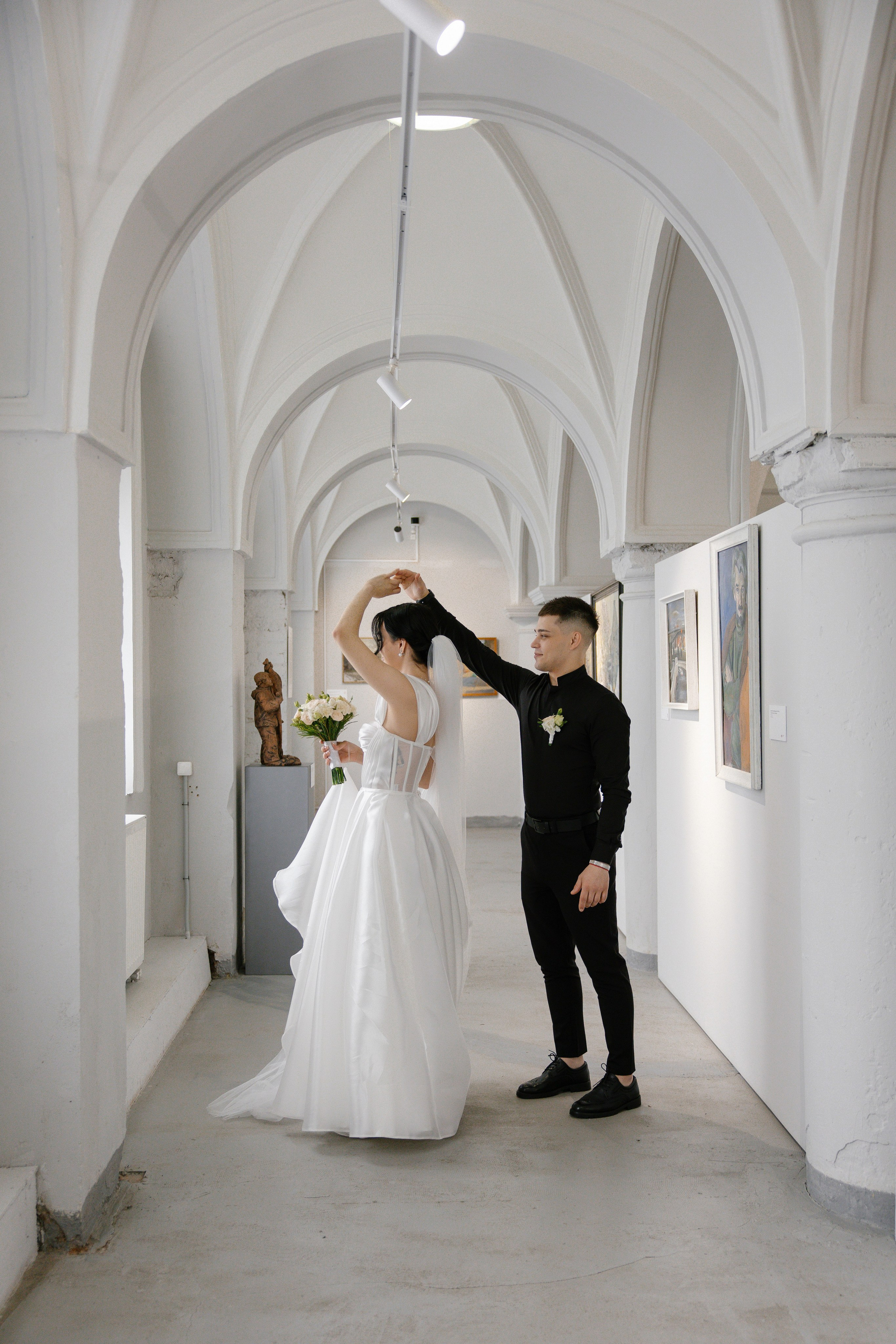 Дарина и Данил в музее изобразительных искусств. Свадебный фотограф в Калининграде Ольга Пасечник