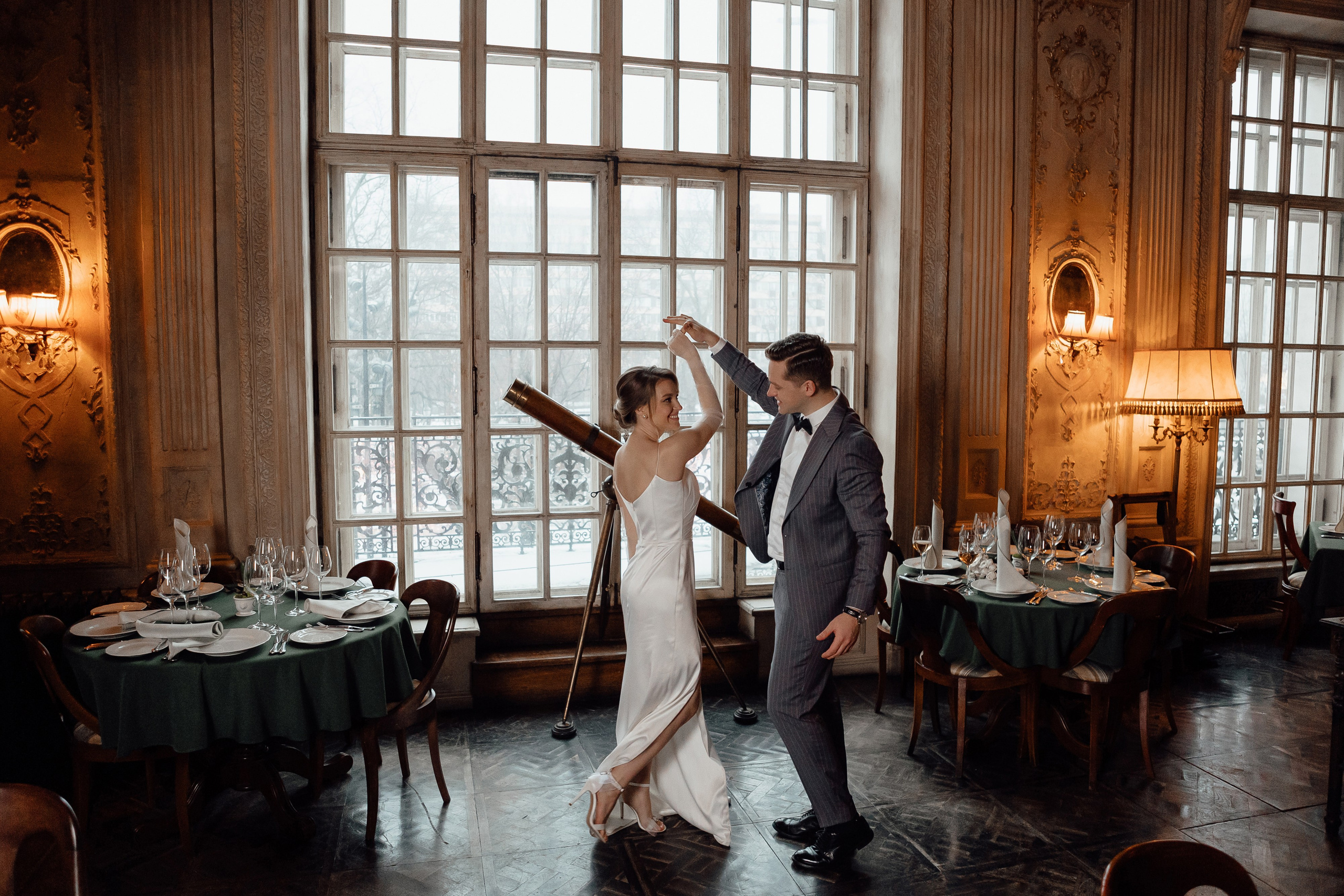 Свадебная фотосессия в кафе Пушкин