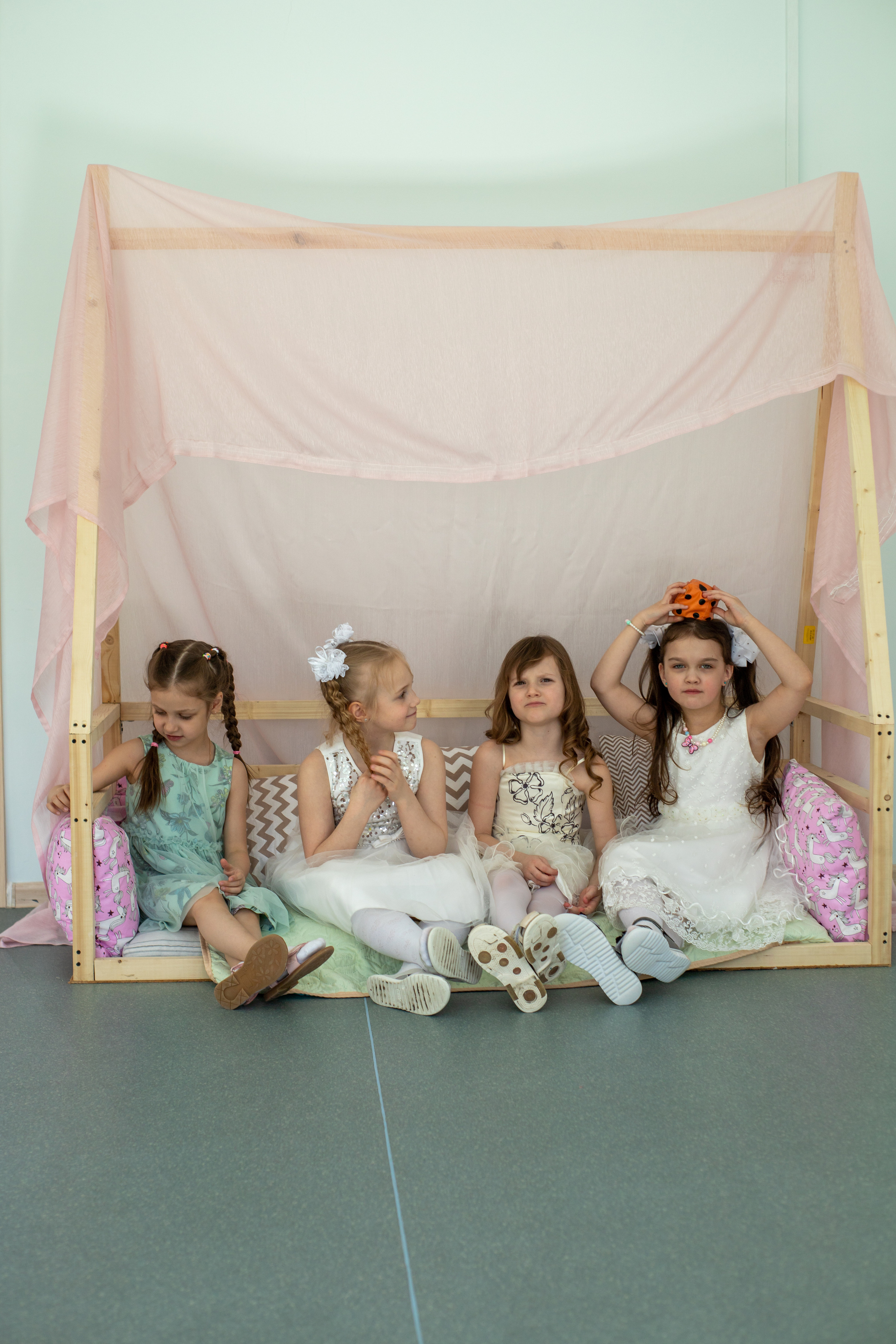 15 садик. Альбомы с самого детства. +79237847111