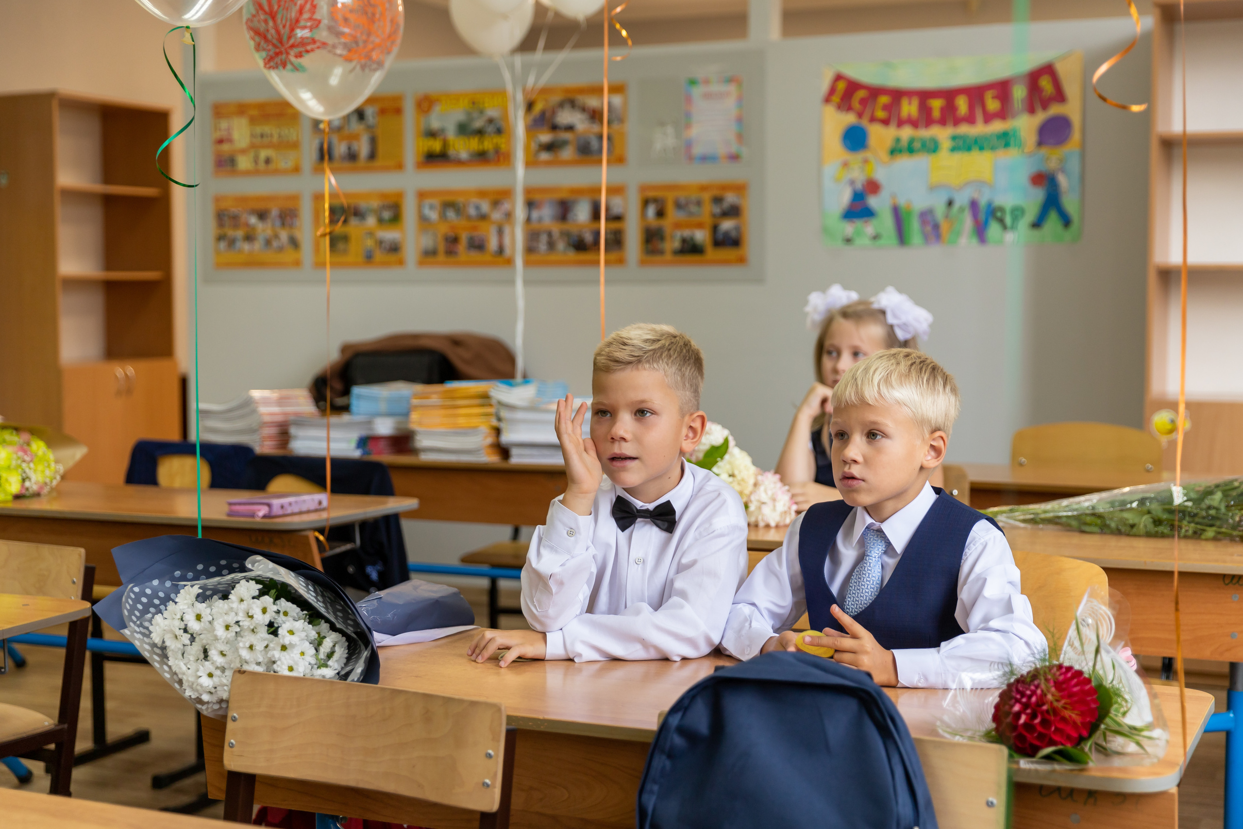 1 класс 30 школа. Альбомы с самого детства. +79237847111