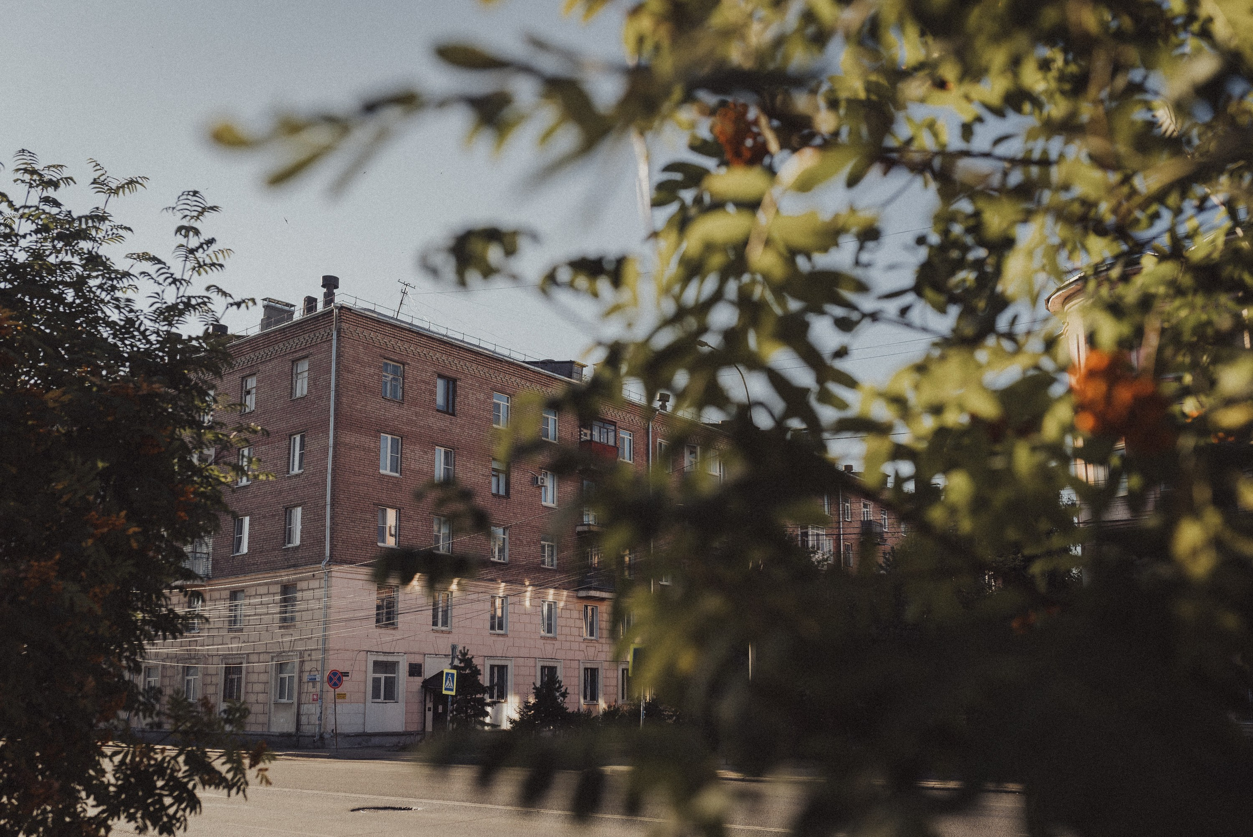 Проект #улицыгорода. Ярославль, улица Большая Фёдоровская. Документальный фотограф Илья Тихановский