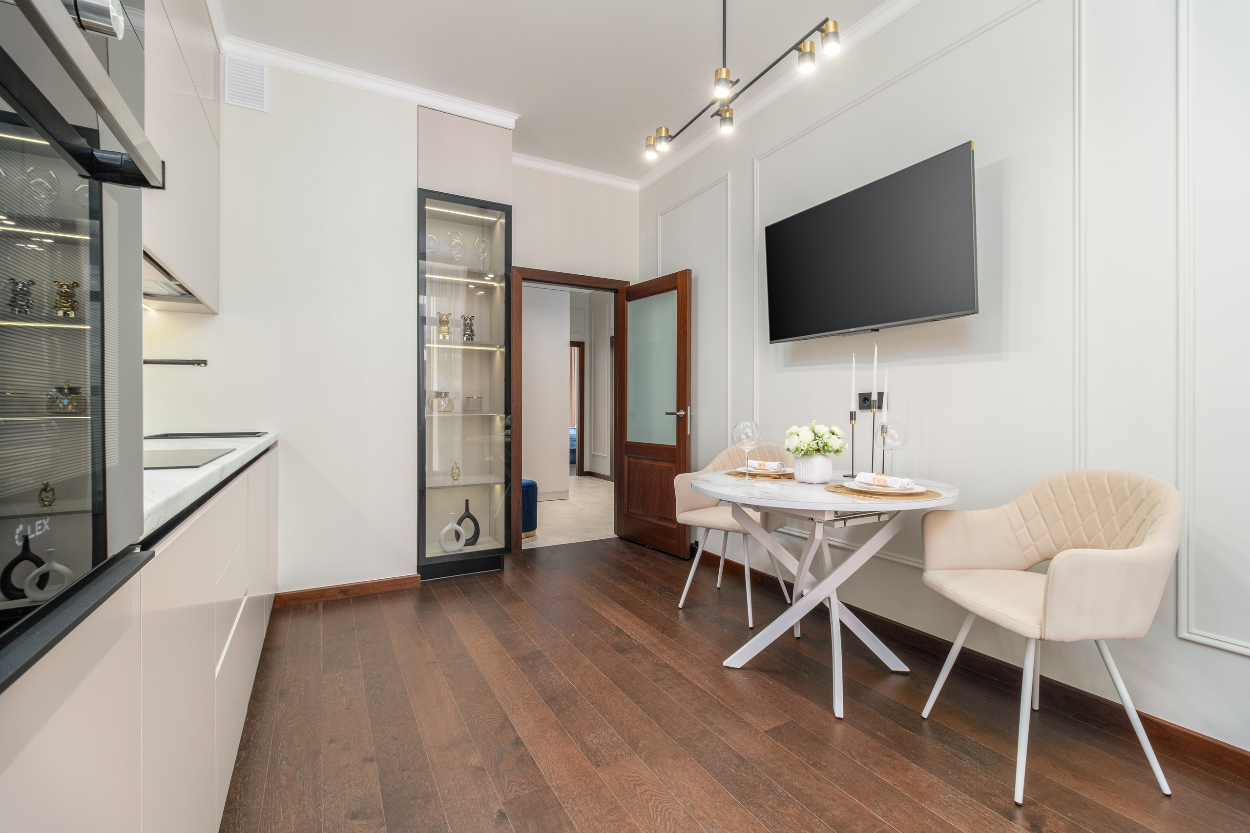 Интерьерная фотосессия двухкомнатной квартиры