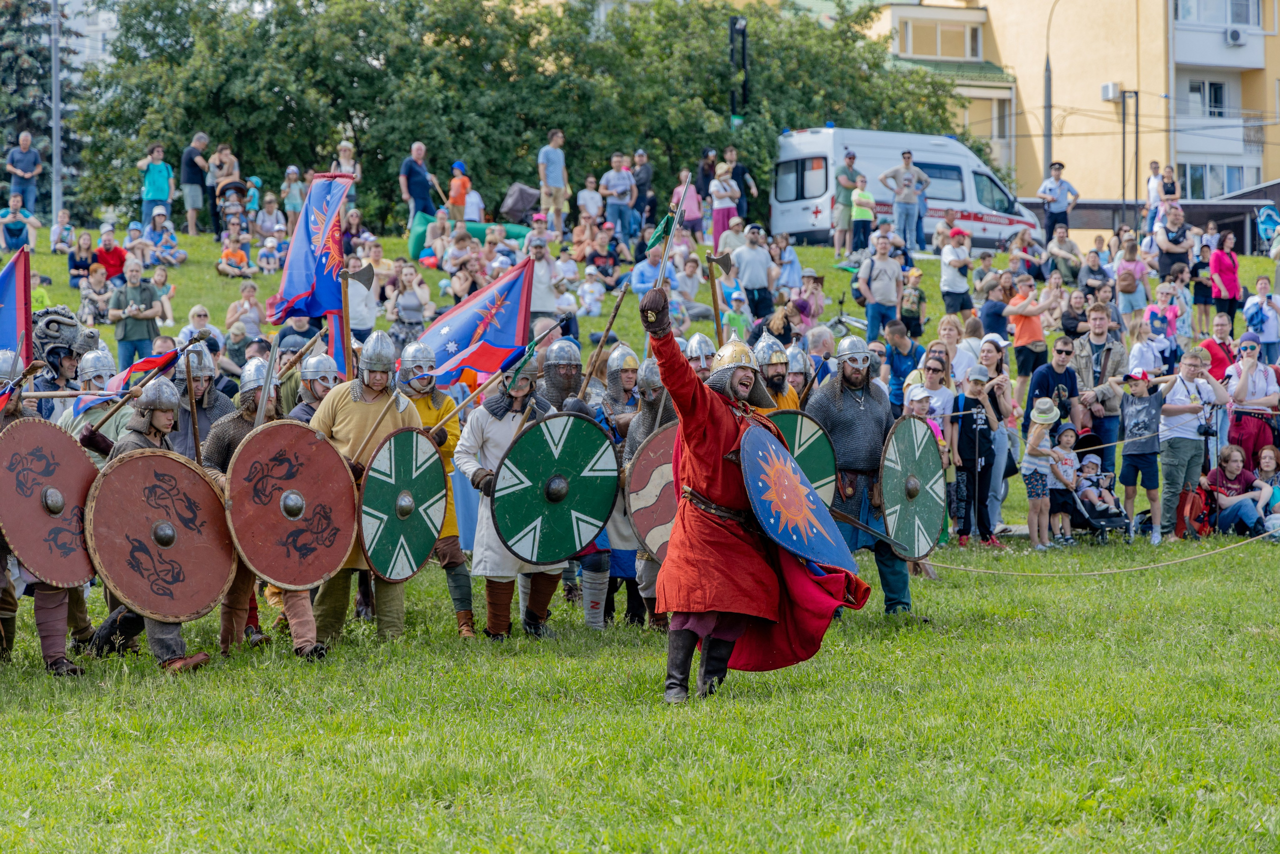 Земля Легенд: Солнце и медведь Фест. Репортажный, семейный и студийный фотограф в Москве Демин Алексей