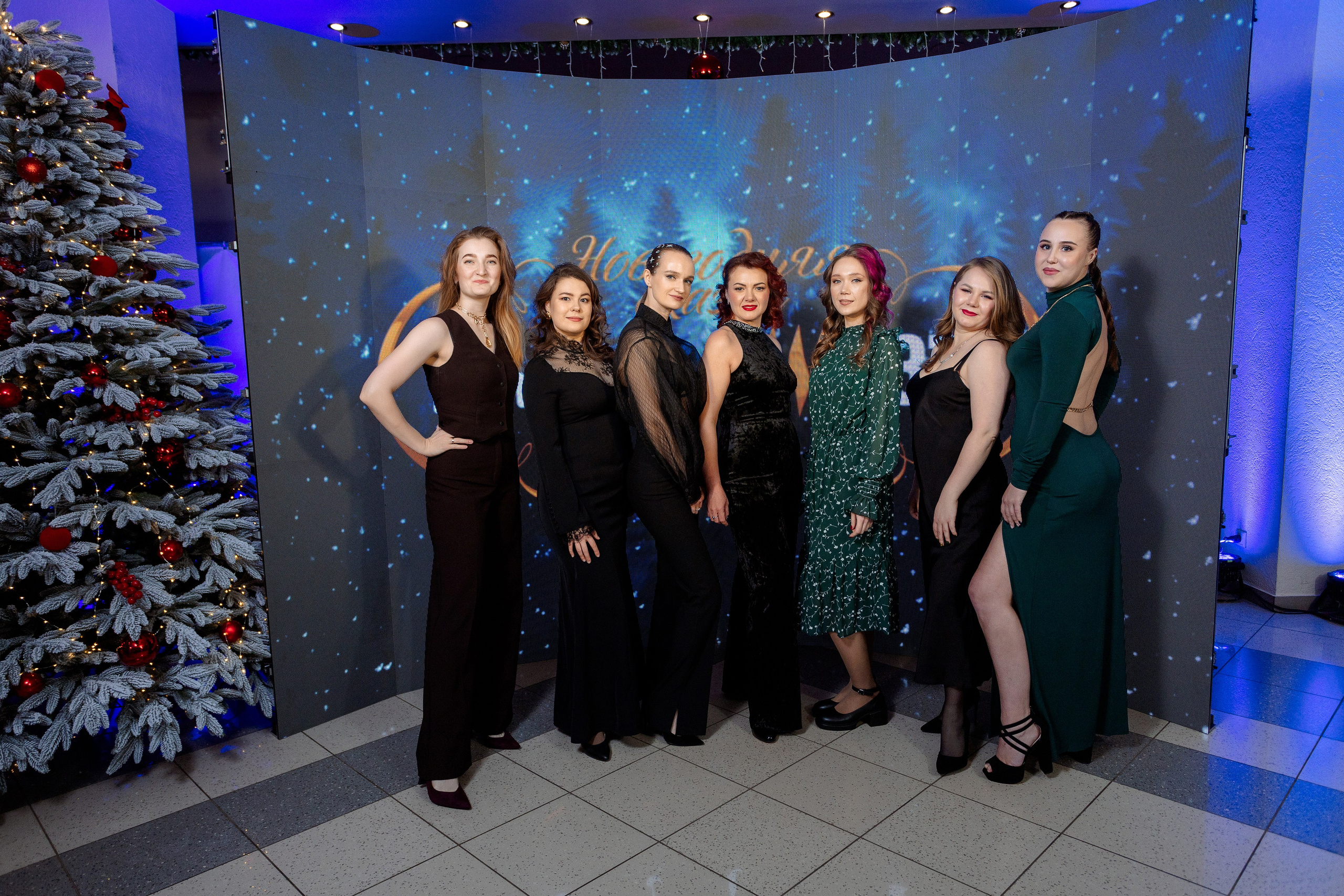 РЕПОРТАЖ: НОВЫЙ ГОД В ДК МЕТАЛЛУРГ. Профессиональный фотограф в Ижевске Леша Петров