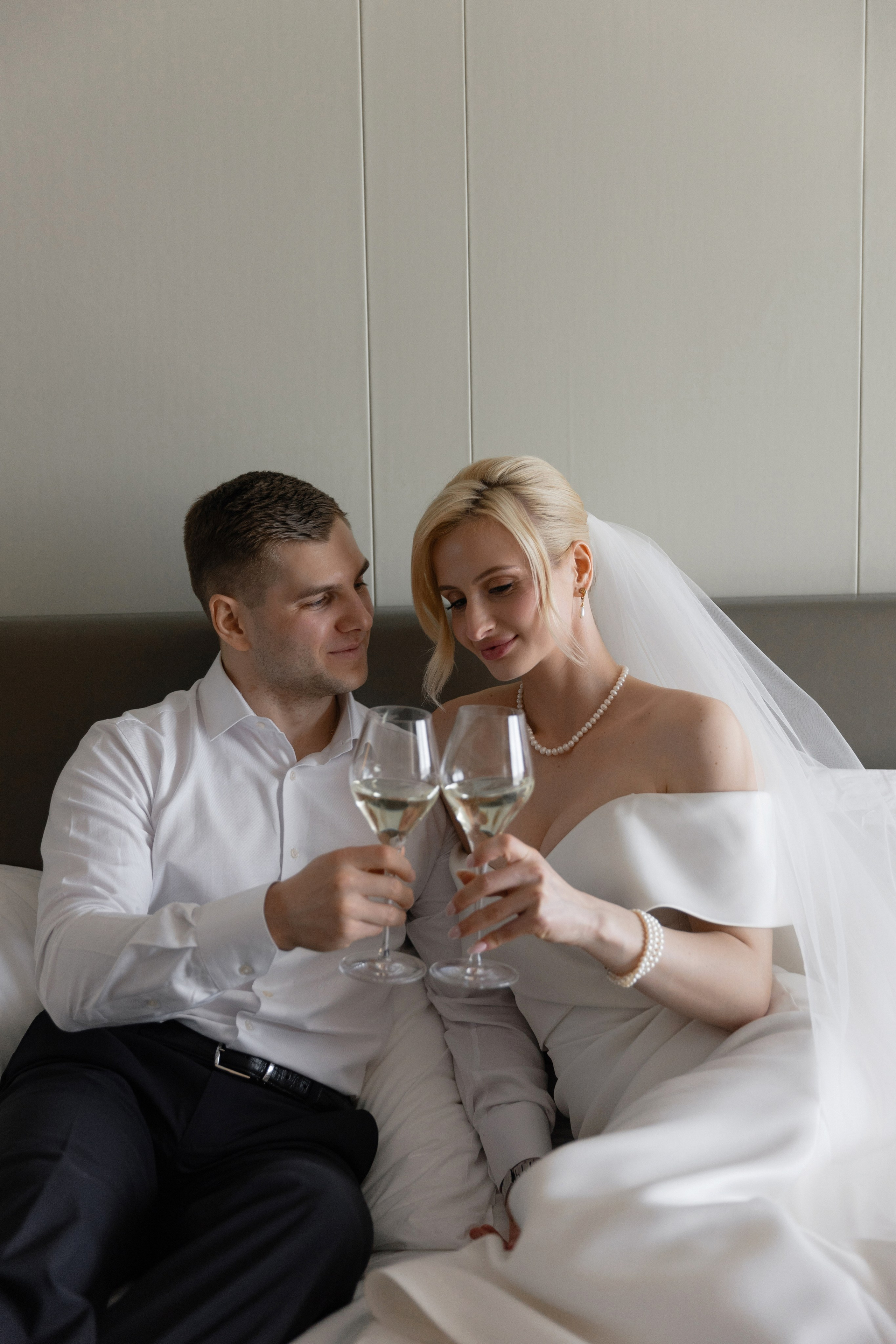 Свадебная фотосессия в Soluxe Hotel и роспись в Савеловском ЗАГСе. Свадебный фотограф в Москве Полина Лелетко