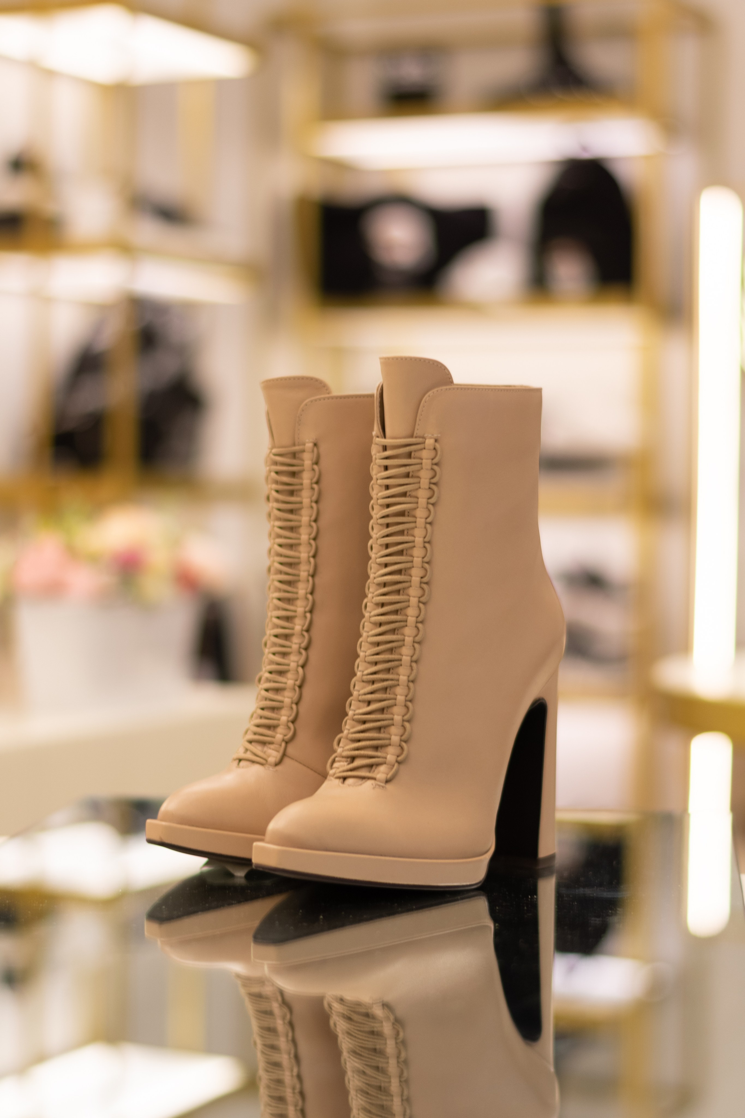 Для организаций. Предметная фотосессия для обувного магазина Capsula. Фотограф/видеограф Богдан Голованов