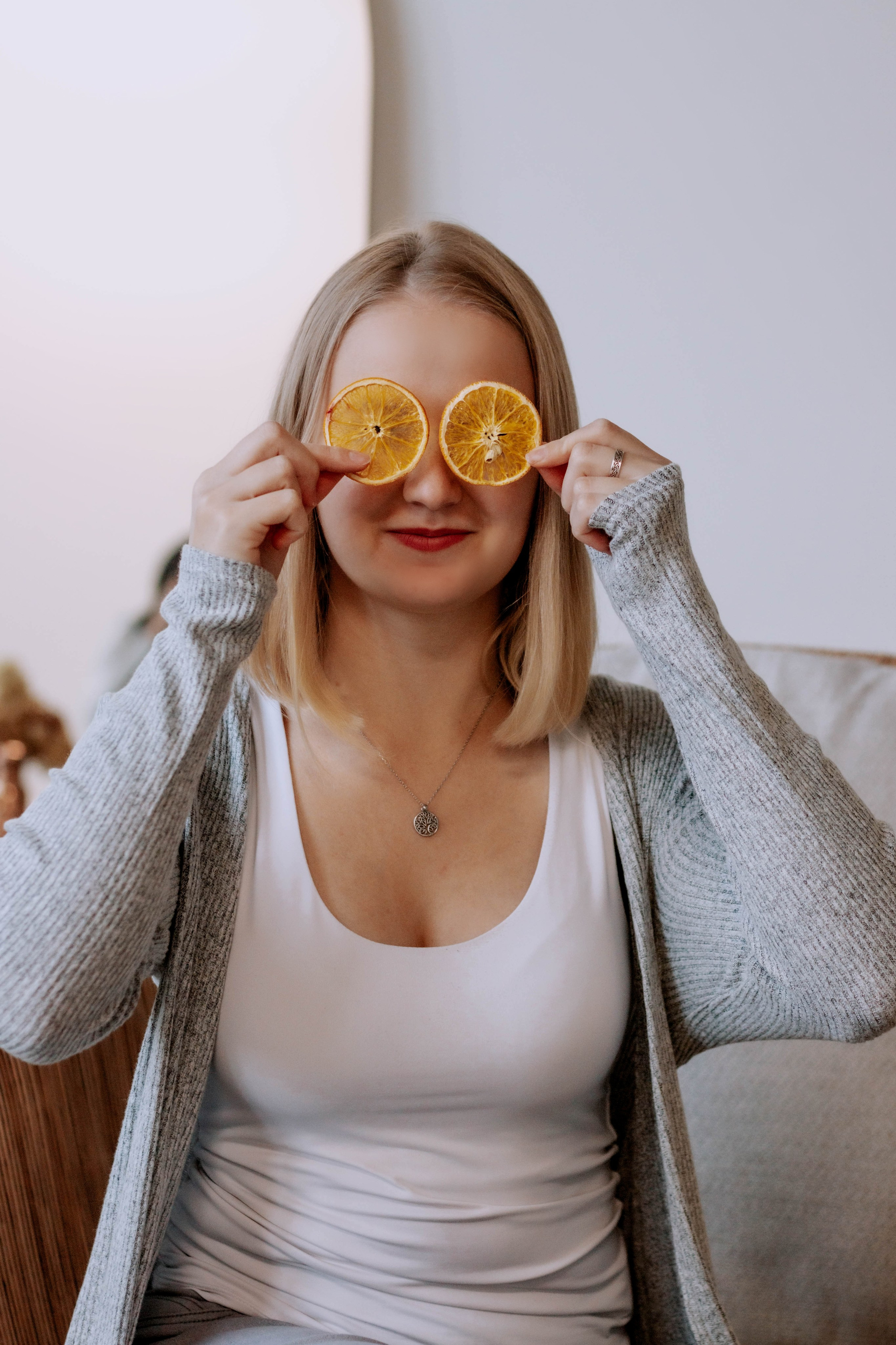 Алиса — Ароматерапевт. Бережно сохраняю ваши чувства и истории на своих фотографиях