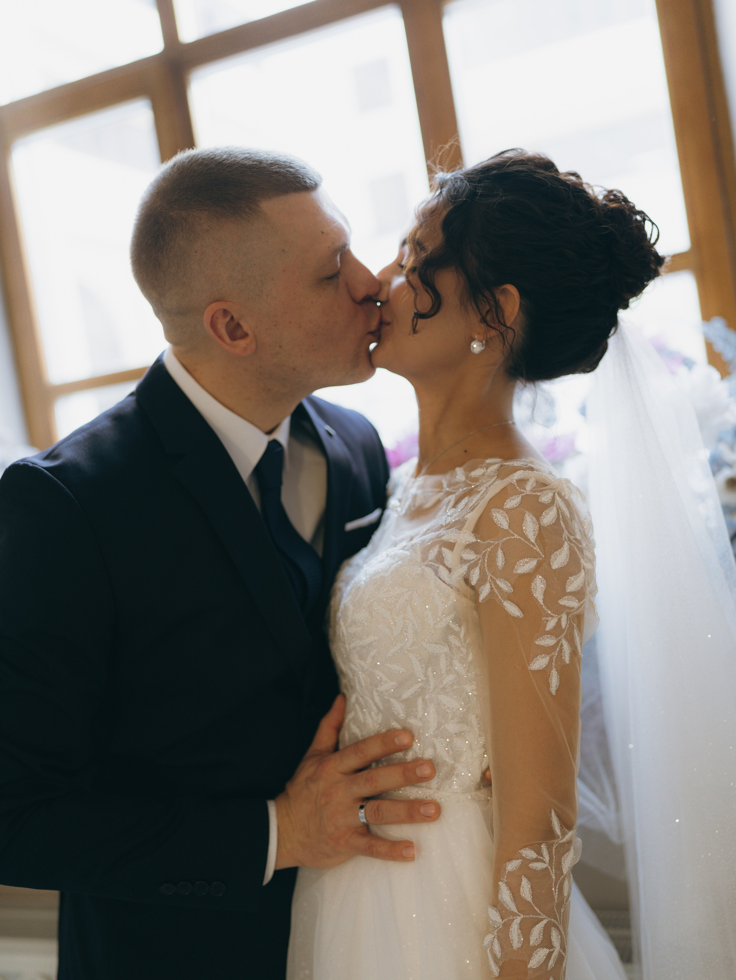 Свадебная фотосессия в загсе. Фотограф из Екатеринбурга Алена Мусалимова