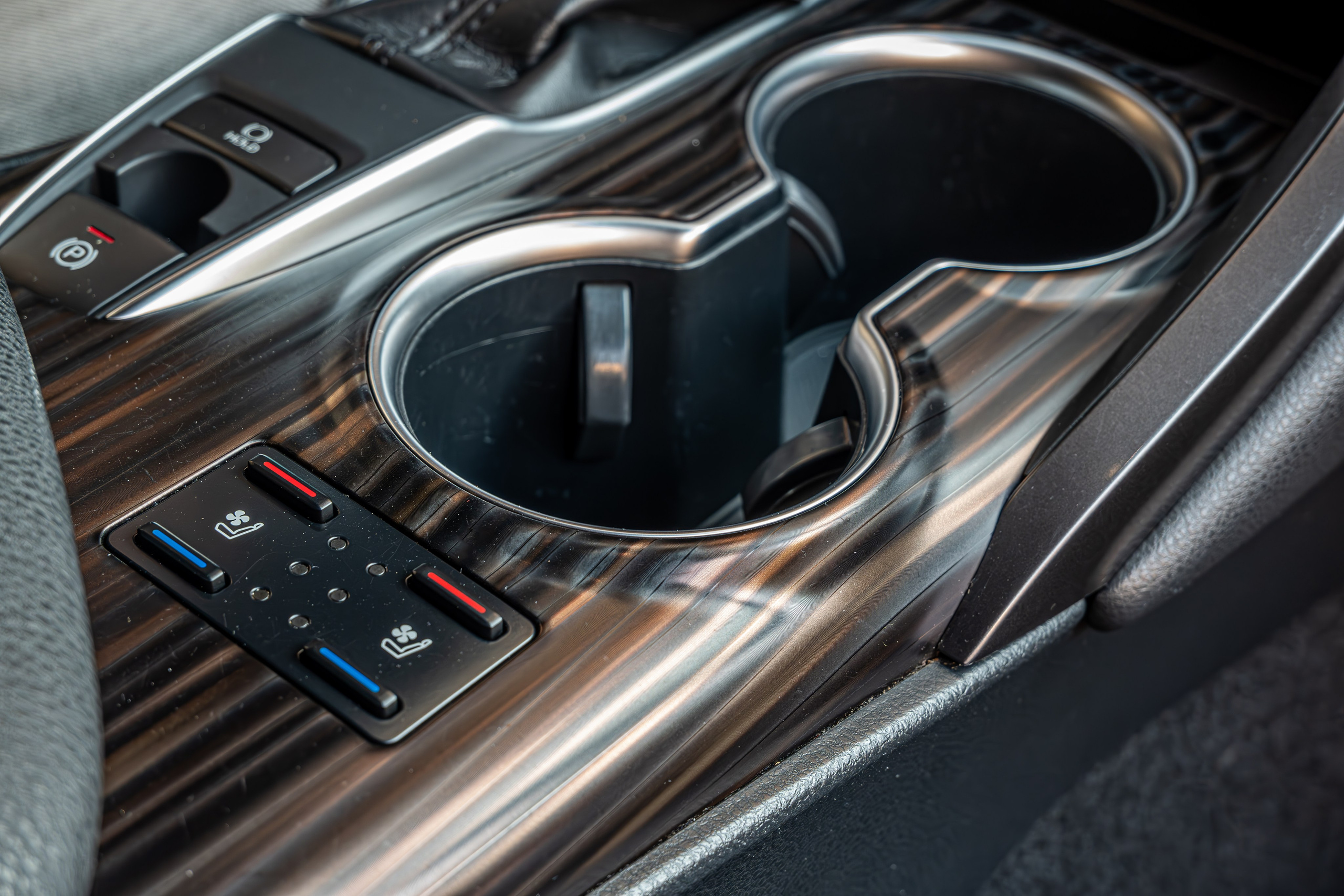 Фотосъемка автомобилей для продажи и аренды — увеличьте спрос на ваше авто