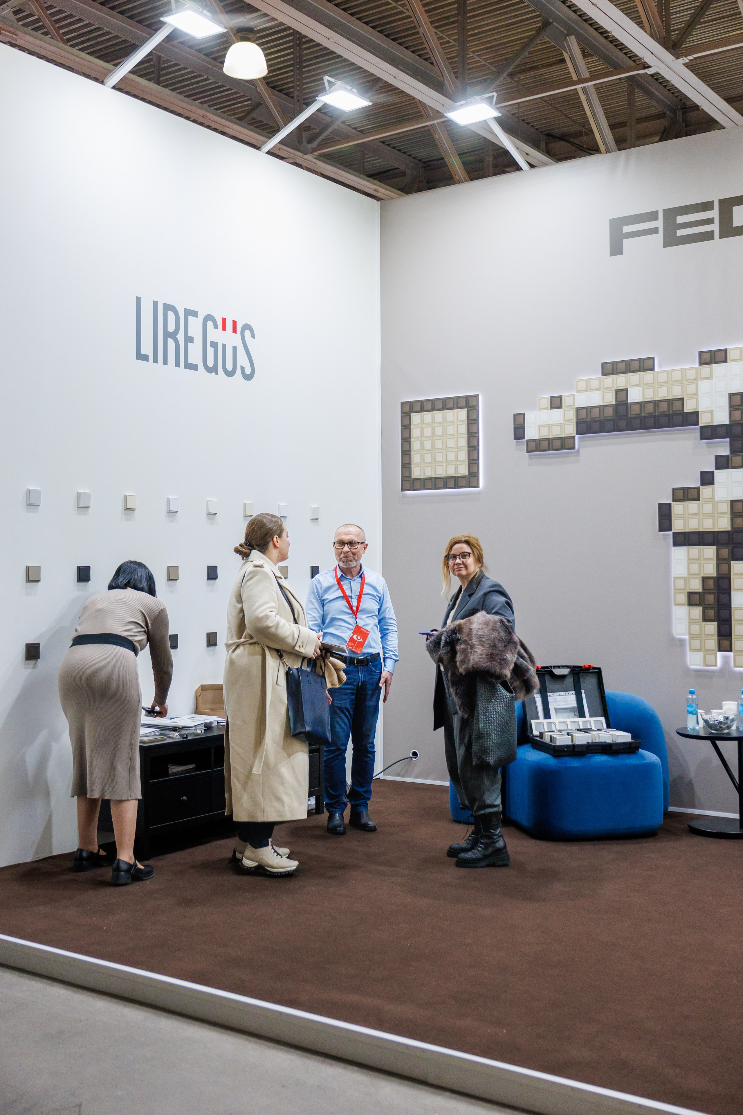 Фотосессия стенда в рамках выставки. Фотограф в Москве Дмитрий Емельянов