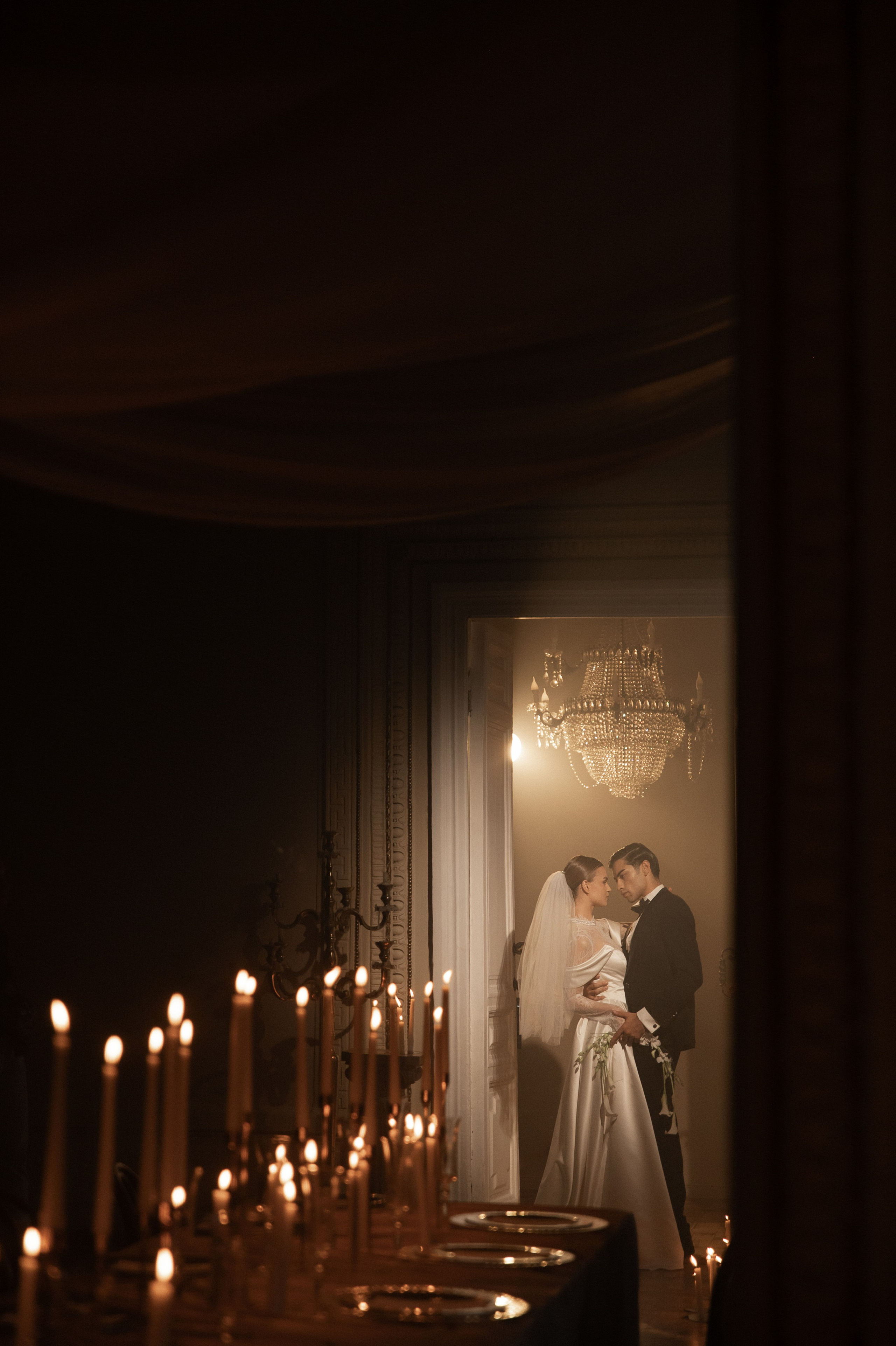 Камерный свадебный ужин при свечах в старинном особняке в фотостудии 21. Kult. Ярослава Ерина — свадебный фотограф в Москве