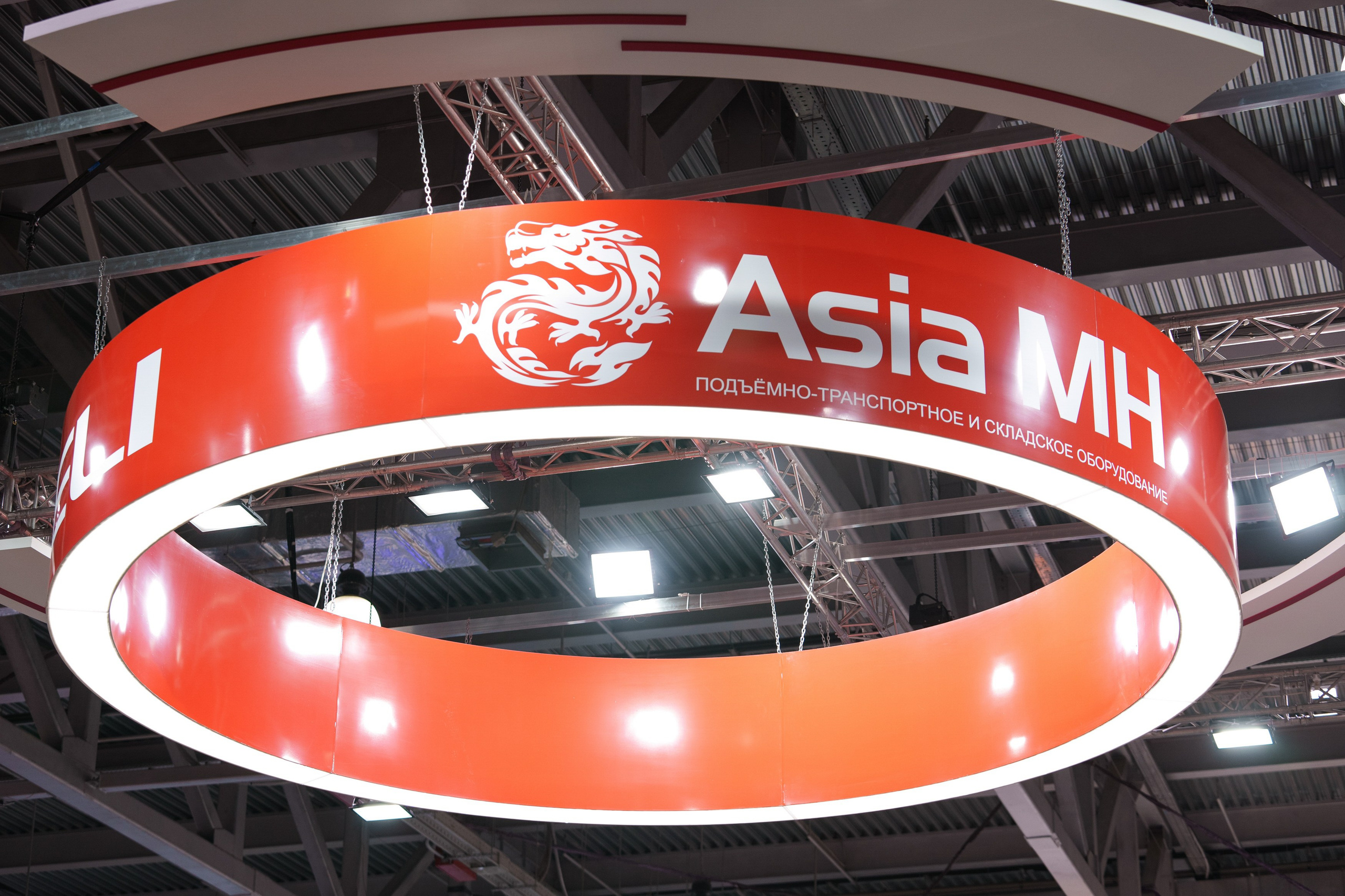 HELI. Стенд в Крокус Экспо. Фотограф Саша Блюз