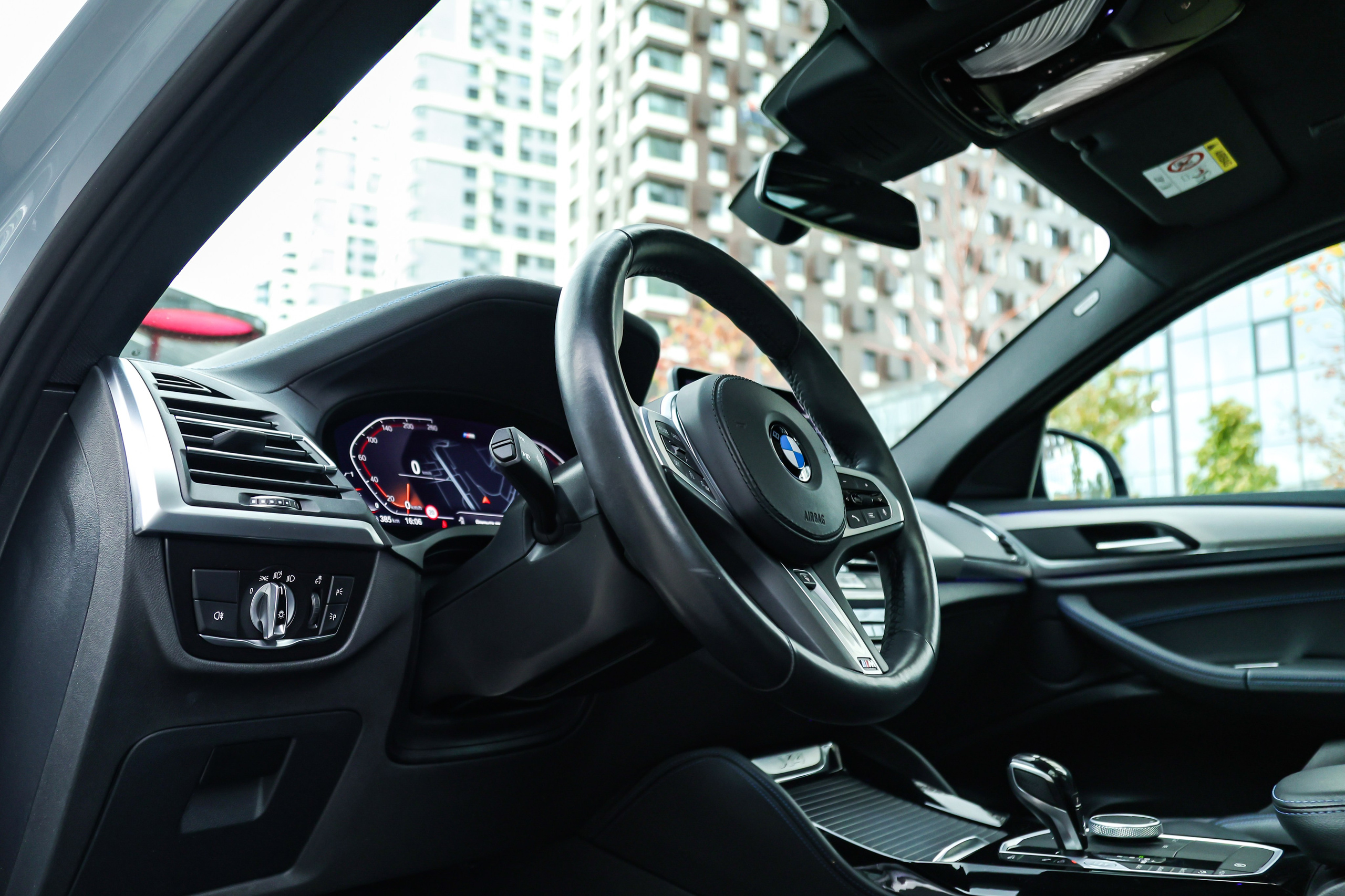 2021 BMW X4. Mixturecaptures