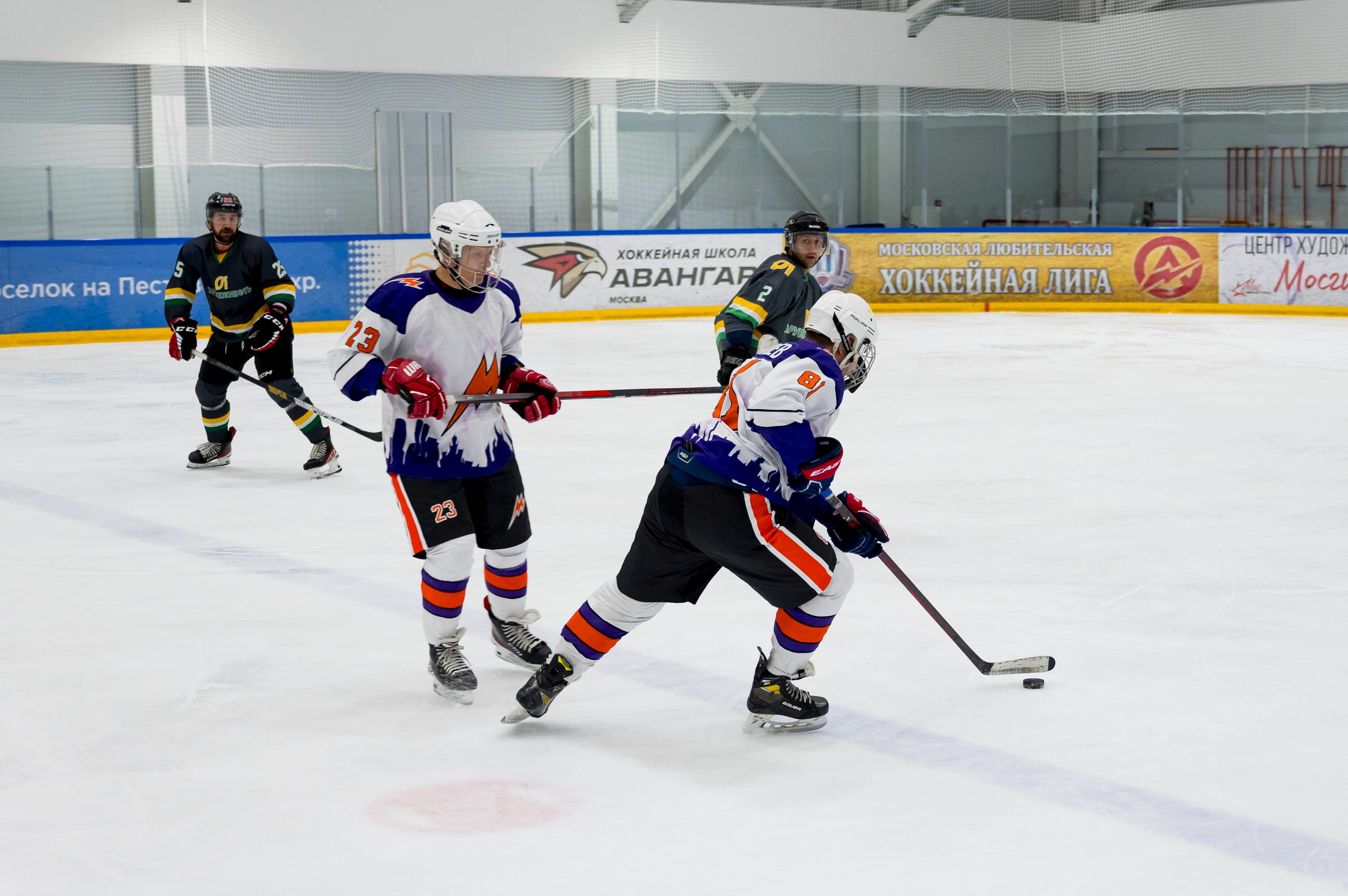 Хоккейный матч корпоративной команды Зарубежнефть. Репортажный фотограф и видеограф Слава Думчев. Тимбилдинги, отчетники, корпоративы
