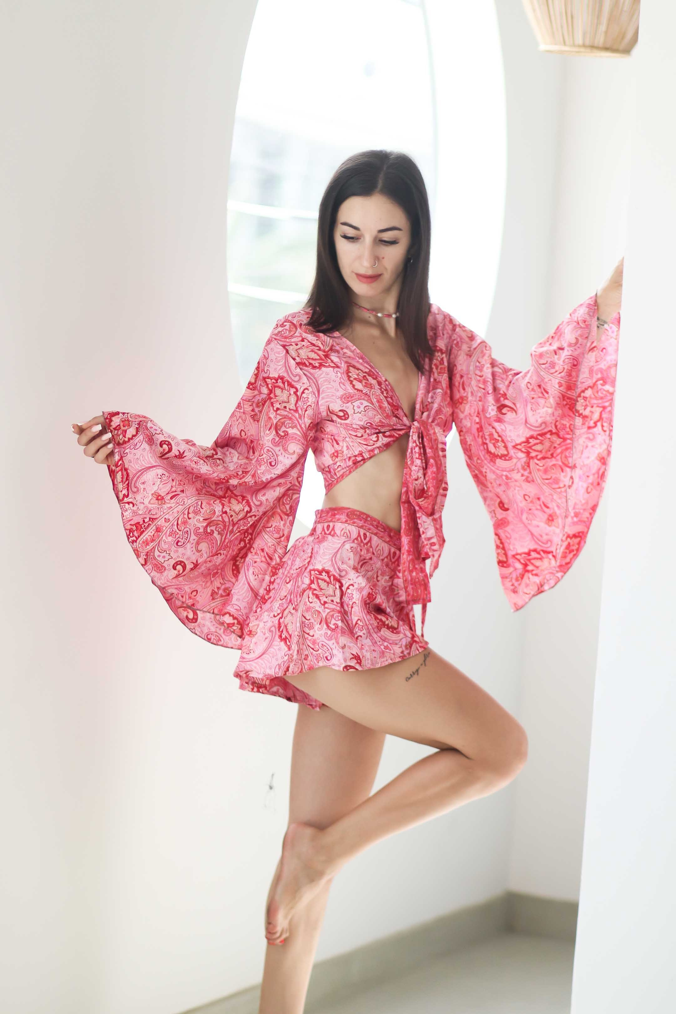 Коллекция купальников бикини. Фотограф на Шри-Ланке