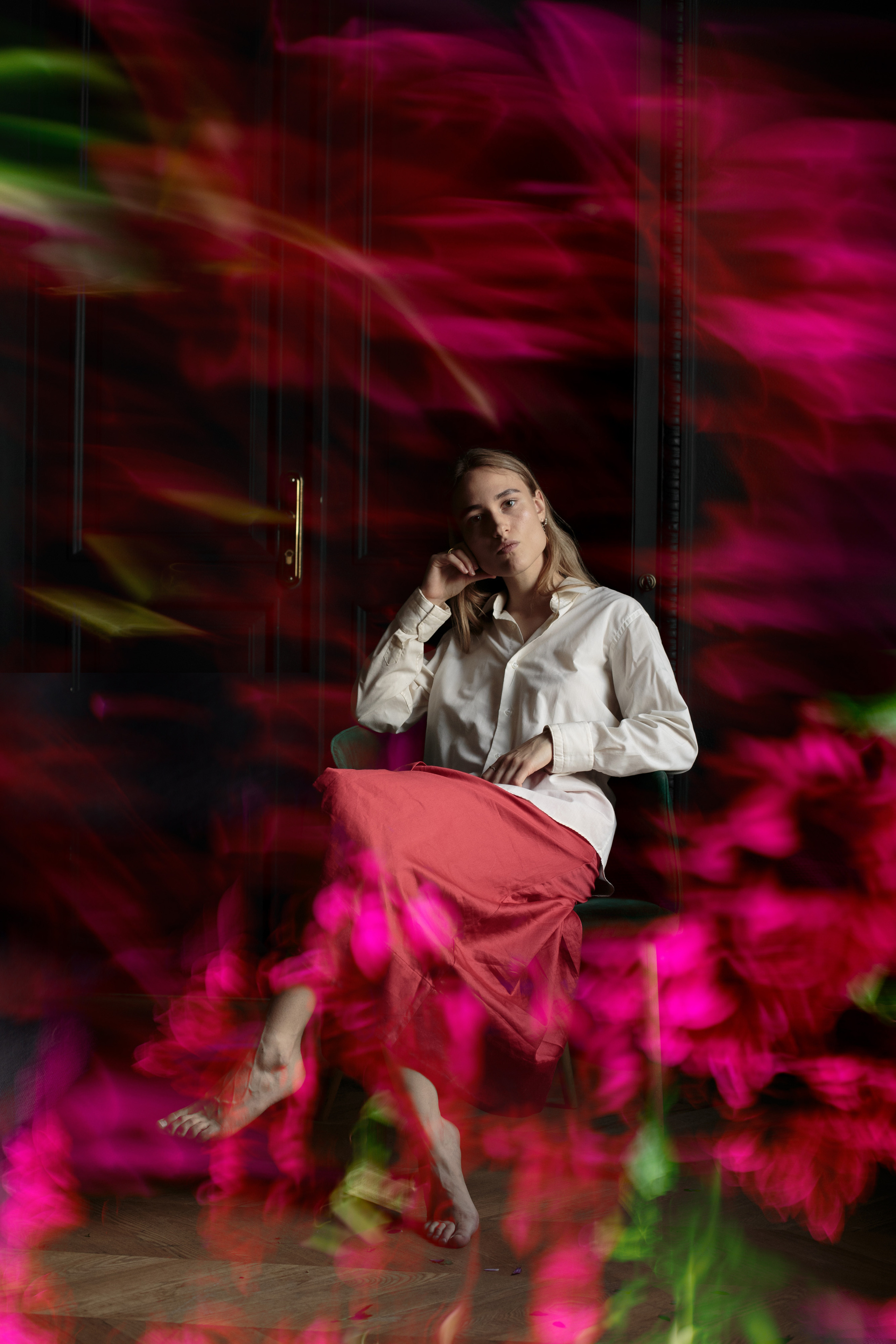 Амелия и цветы. Портретный фотограф СПб — Ира Волкова