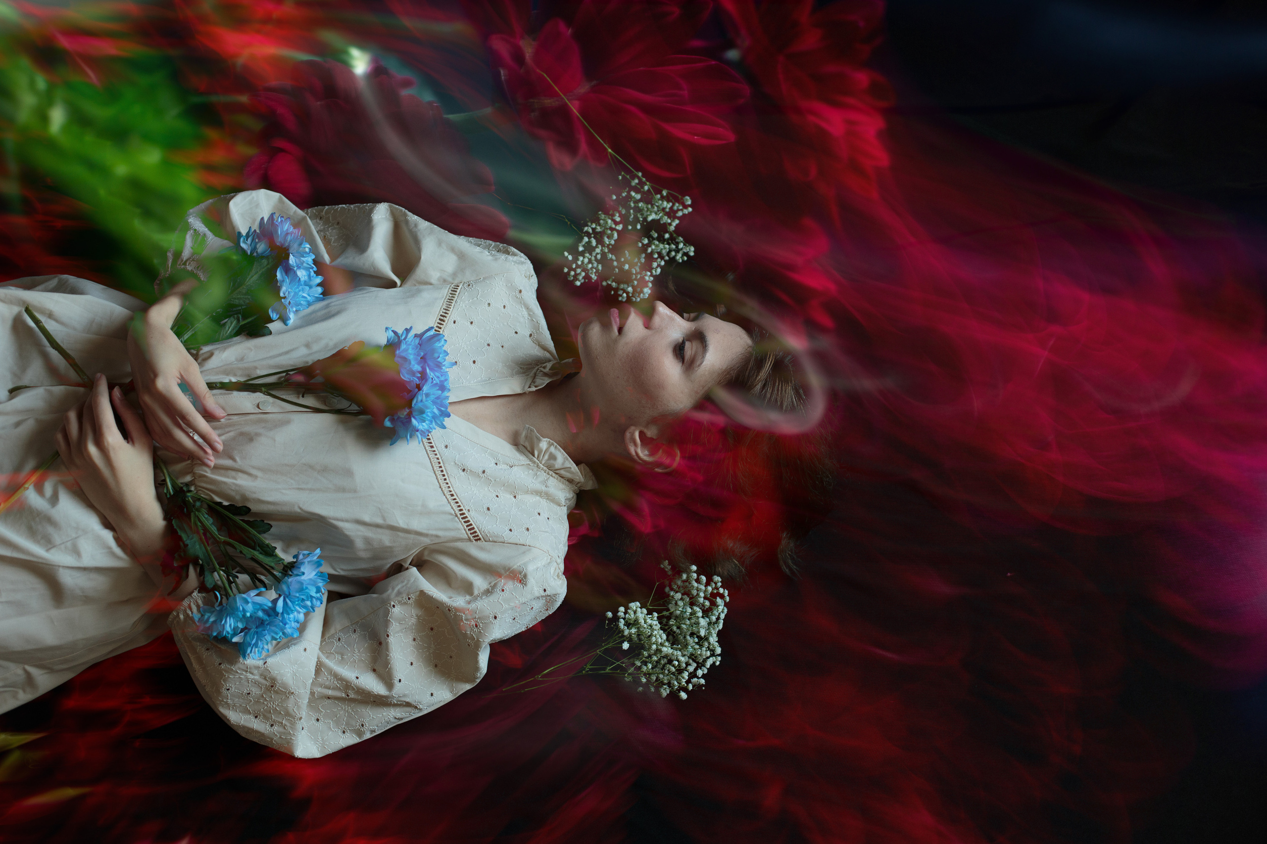 Ника и цветы. Портретный фотограф СПб — Ира Волкова