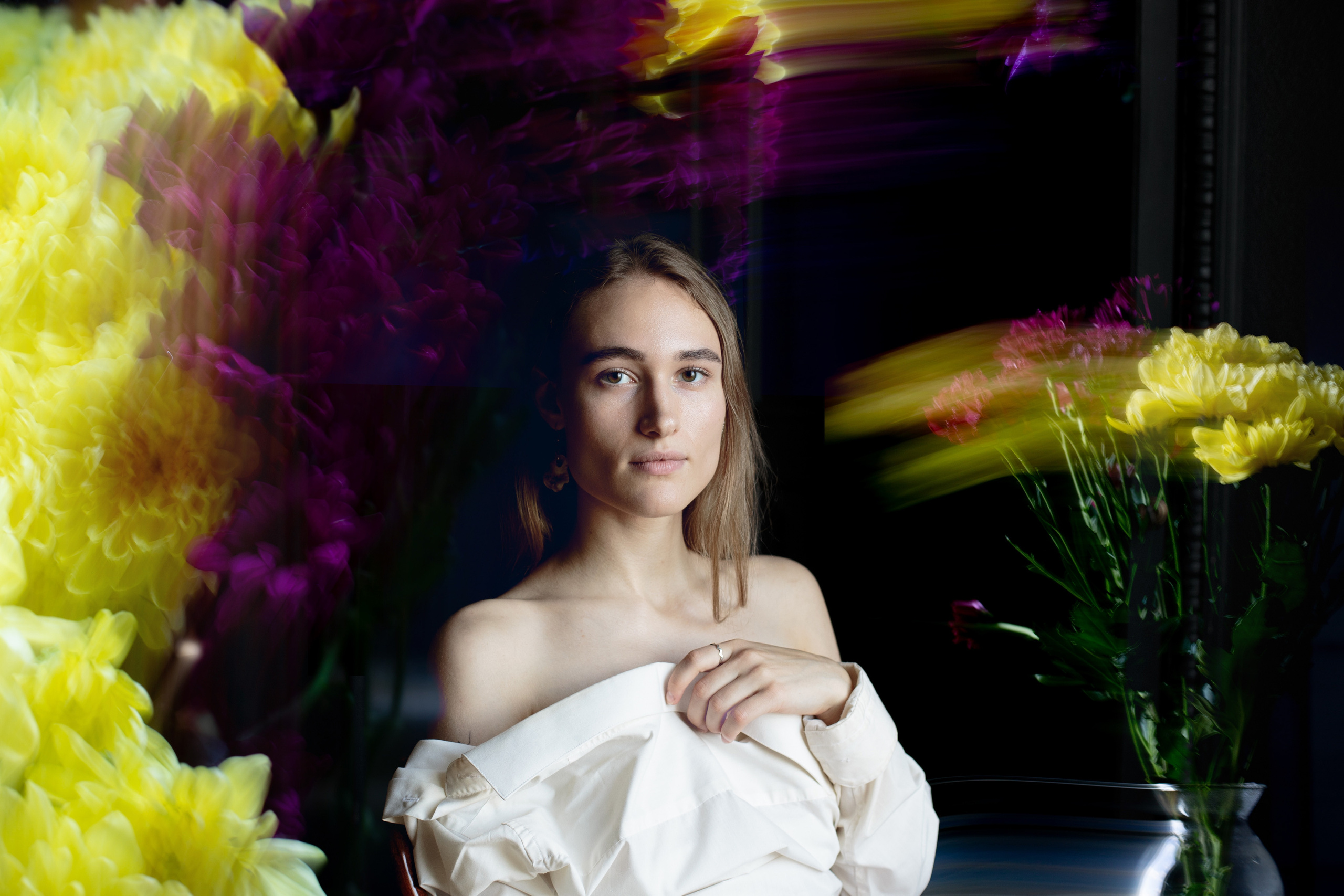 Амелия и цветы. Портретный фотограф СПб — Ира Волкова