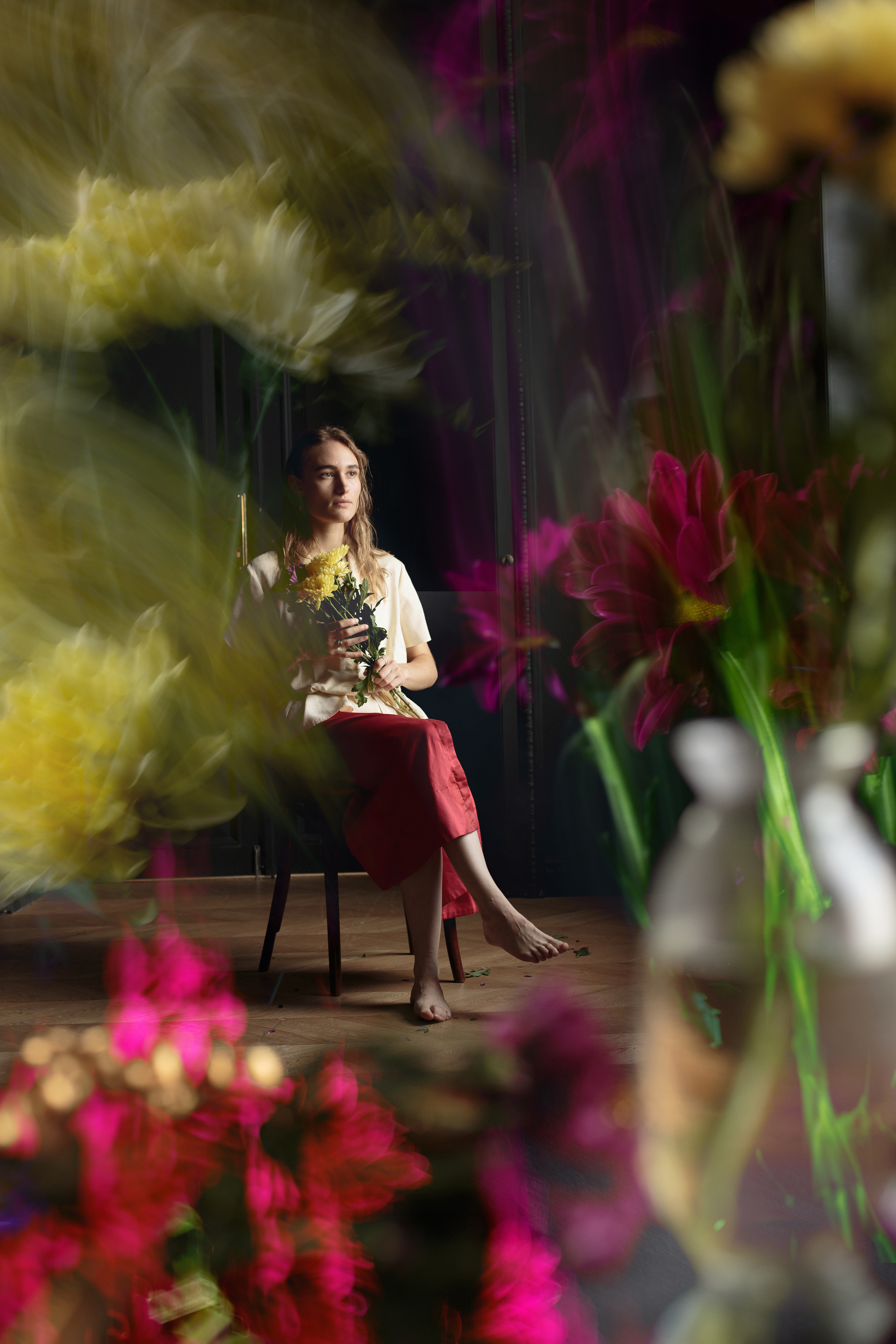 Амелия и цветы. Портретный фотограф СПб — Ира Волкова