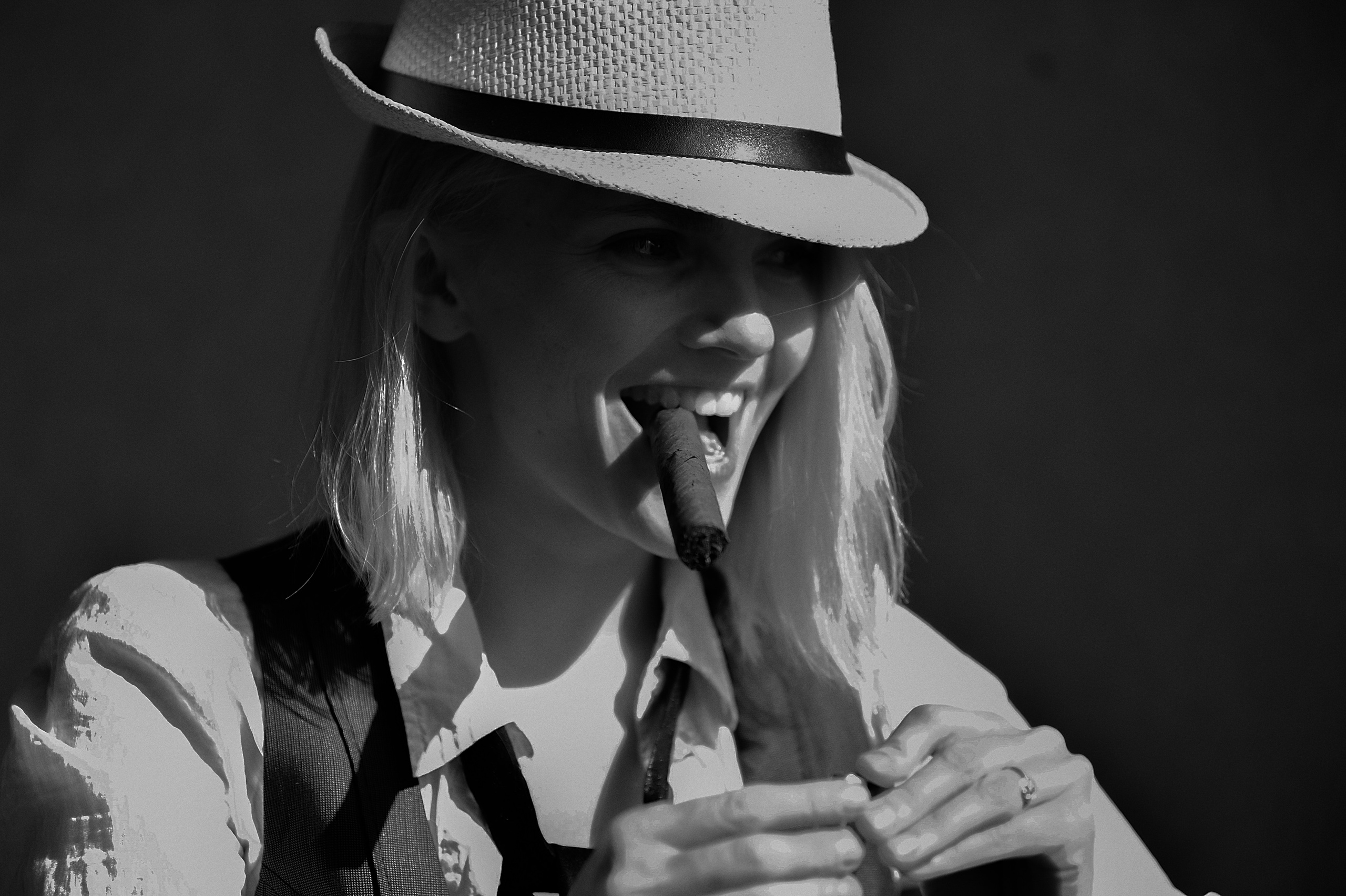 Концептуальный портрет женщины в авторском художественном стиле.