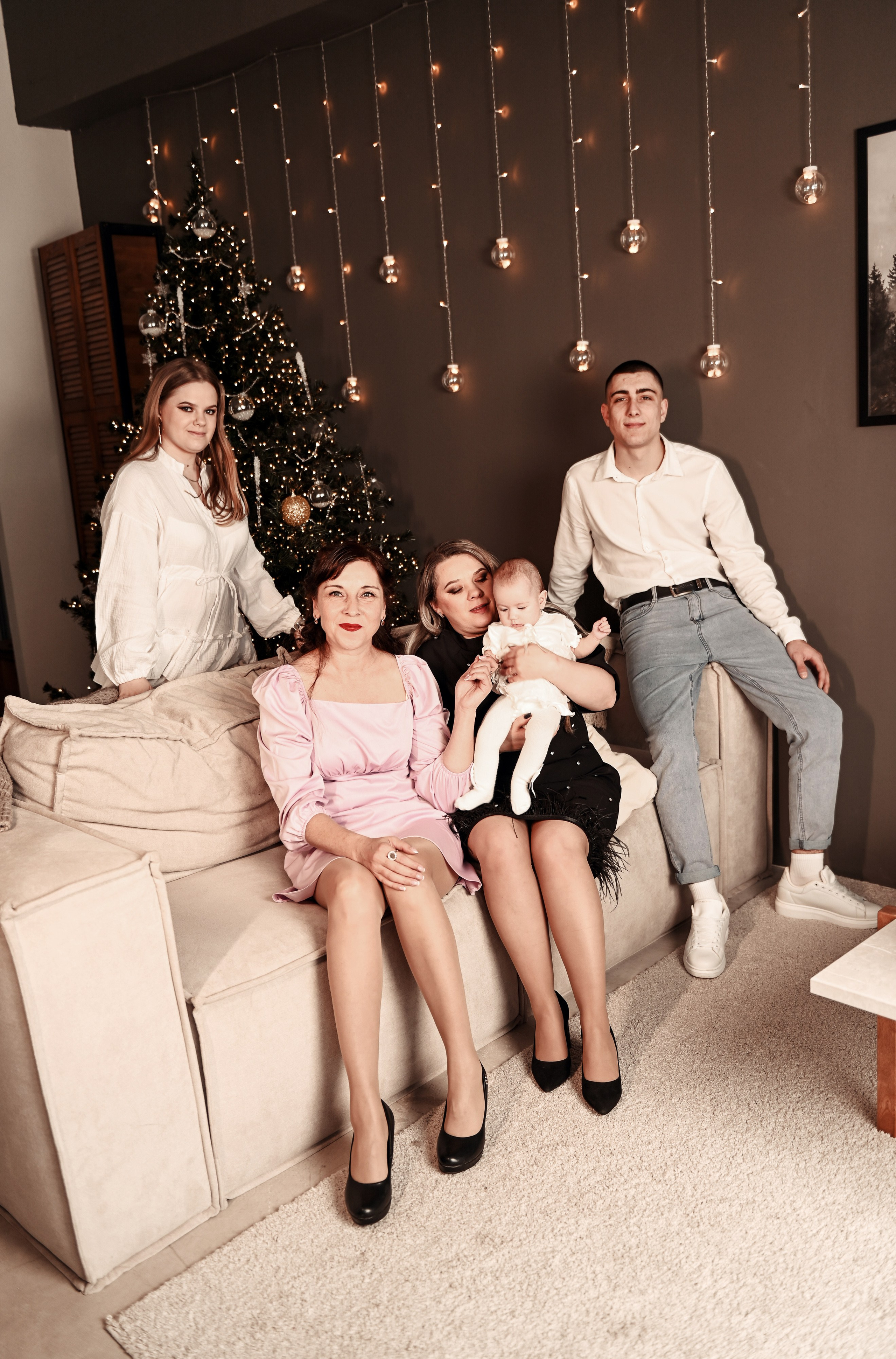 Новогодняя семейная. Свадебный, семейный, детский, контент фотограф в Омске Максим Ильин