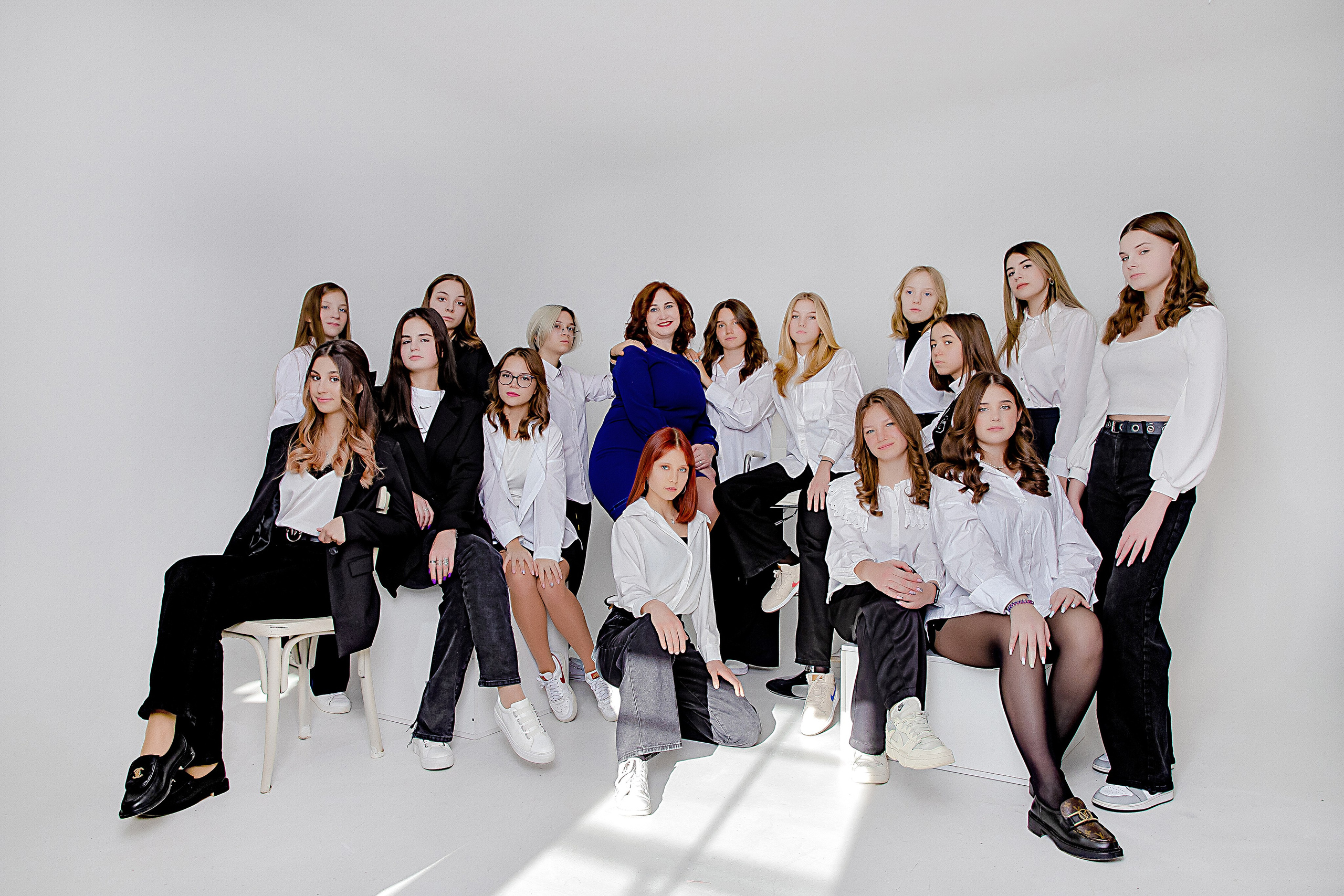 Фотосессия Гимназия № 36 Класс 9. Современные Выпускные Альбомы в Ростове-на-Дону