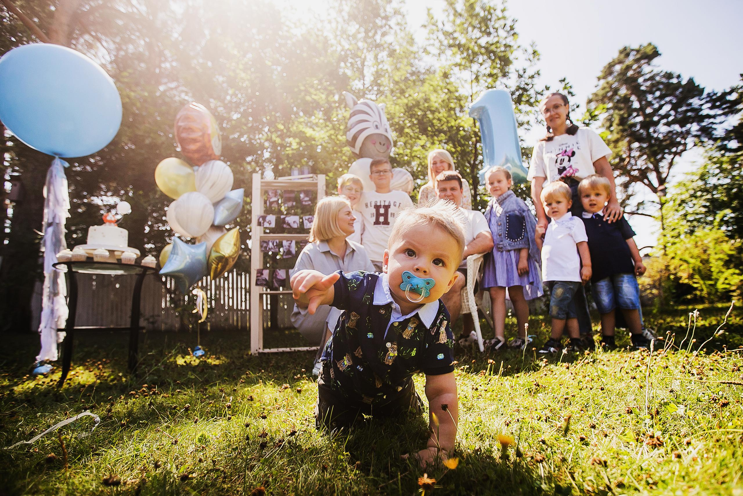 Давид и семья. 1 год. Фотограф Полина Егорова город Тюмень
