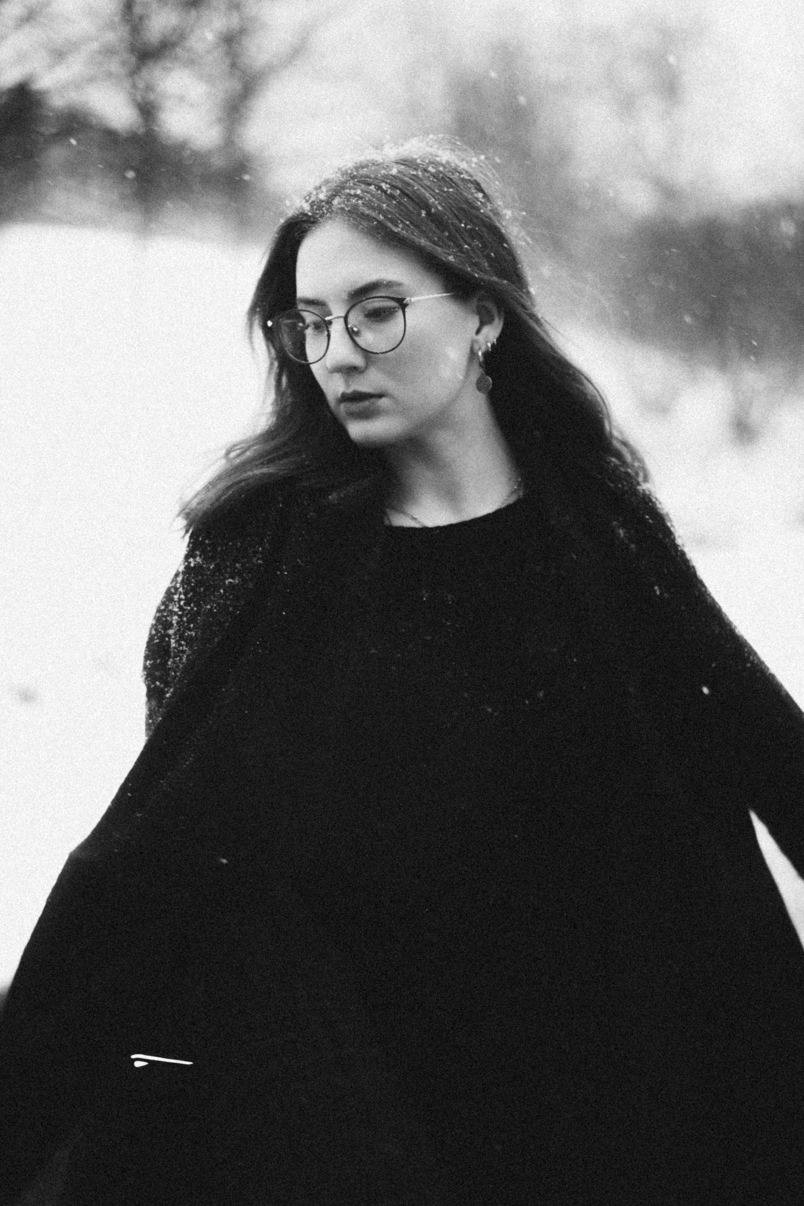 Женский портрет в снегопад