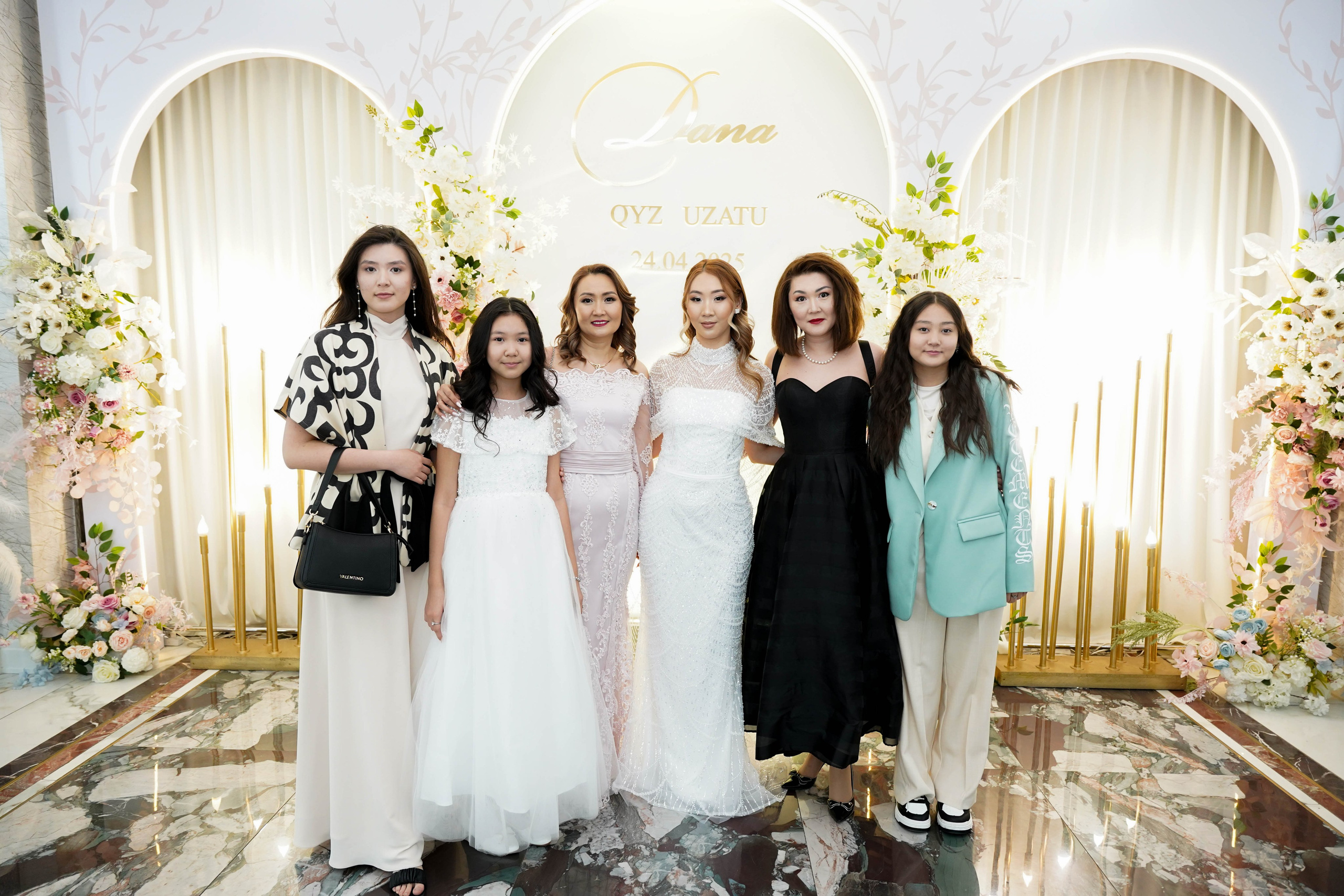 Dana uzatu. Фотограф Ернар Ержанов