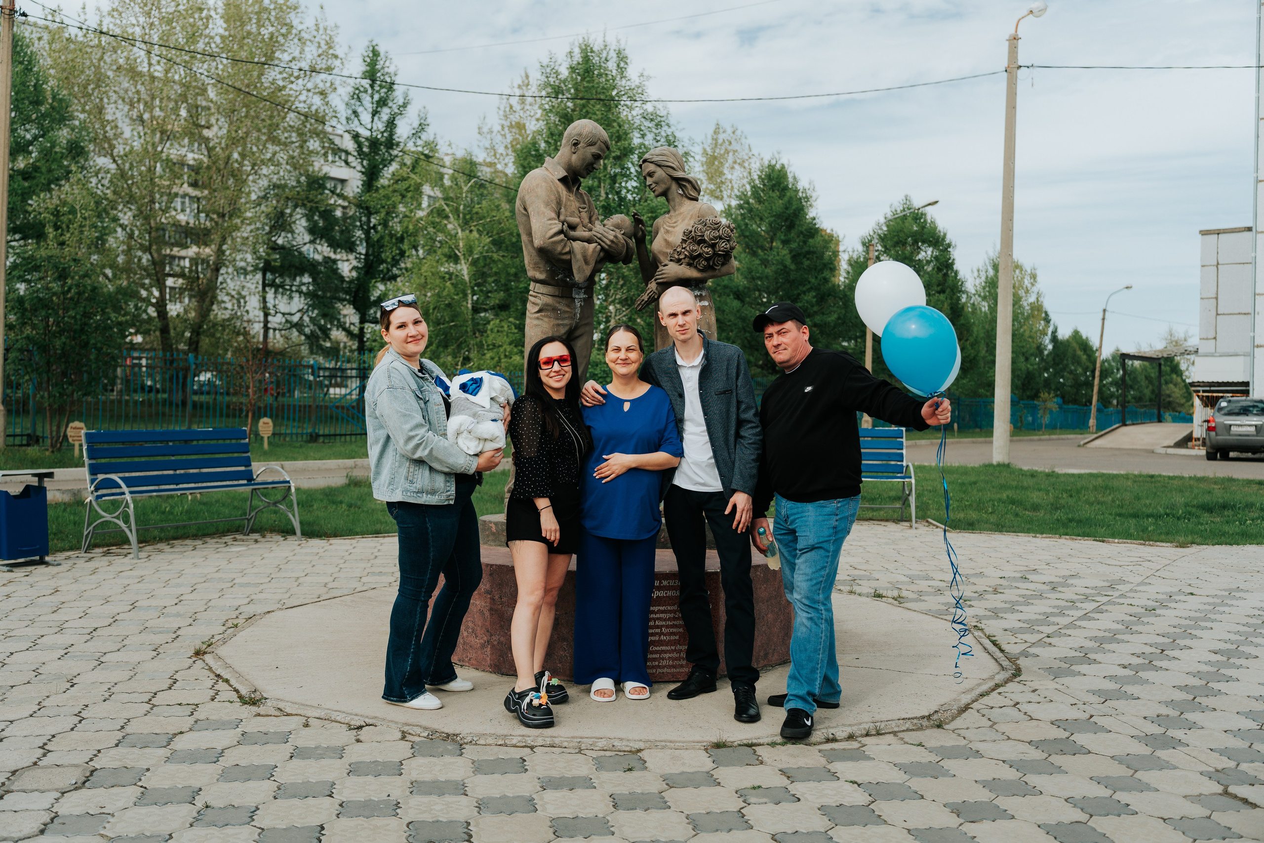 Выписка из роддома: Вадим, Анастасия и сын Руслан. Репортажный фотограф Красноярск